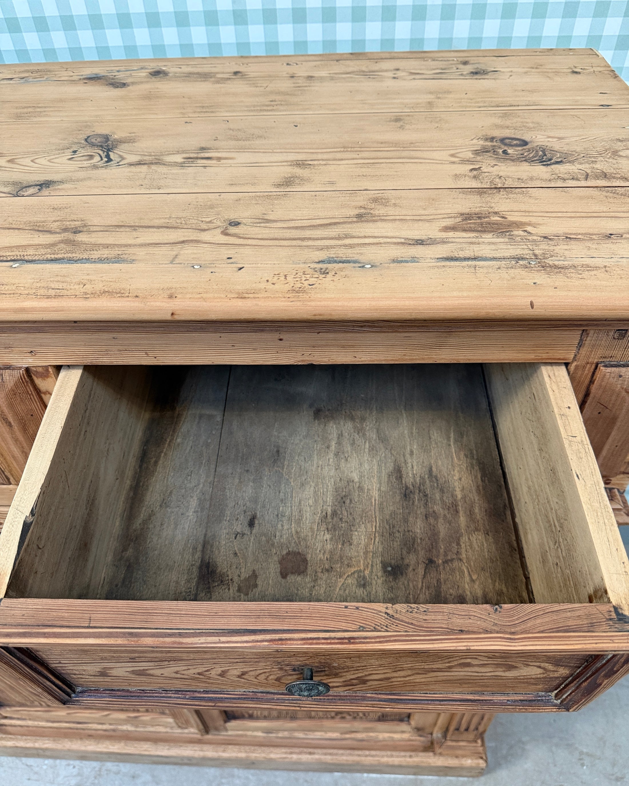 Grand buffet ancien