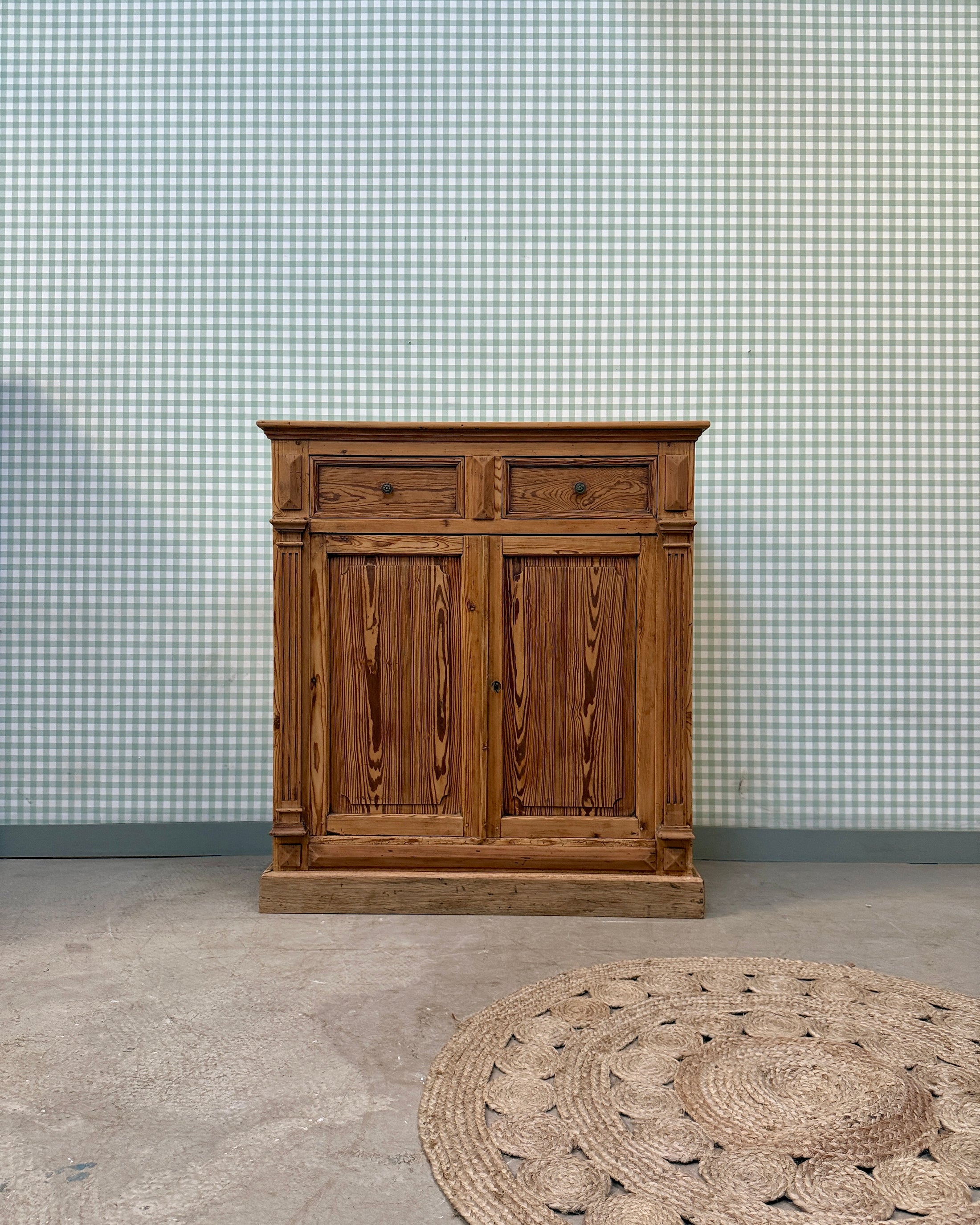 Grand buffet ancien