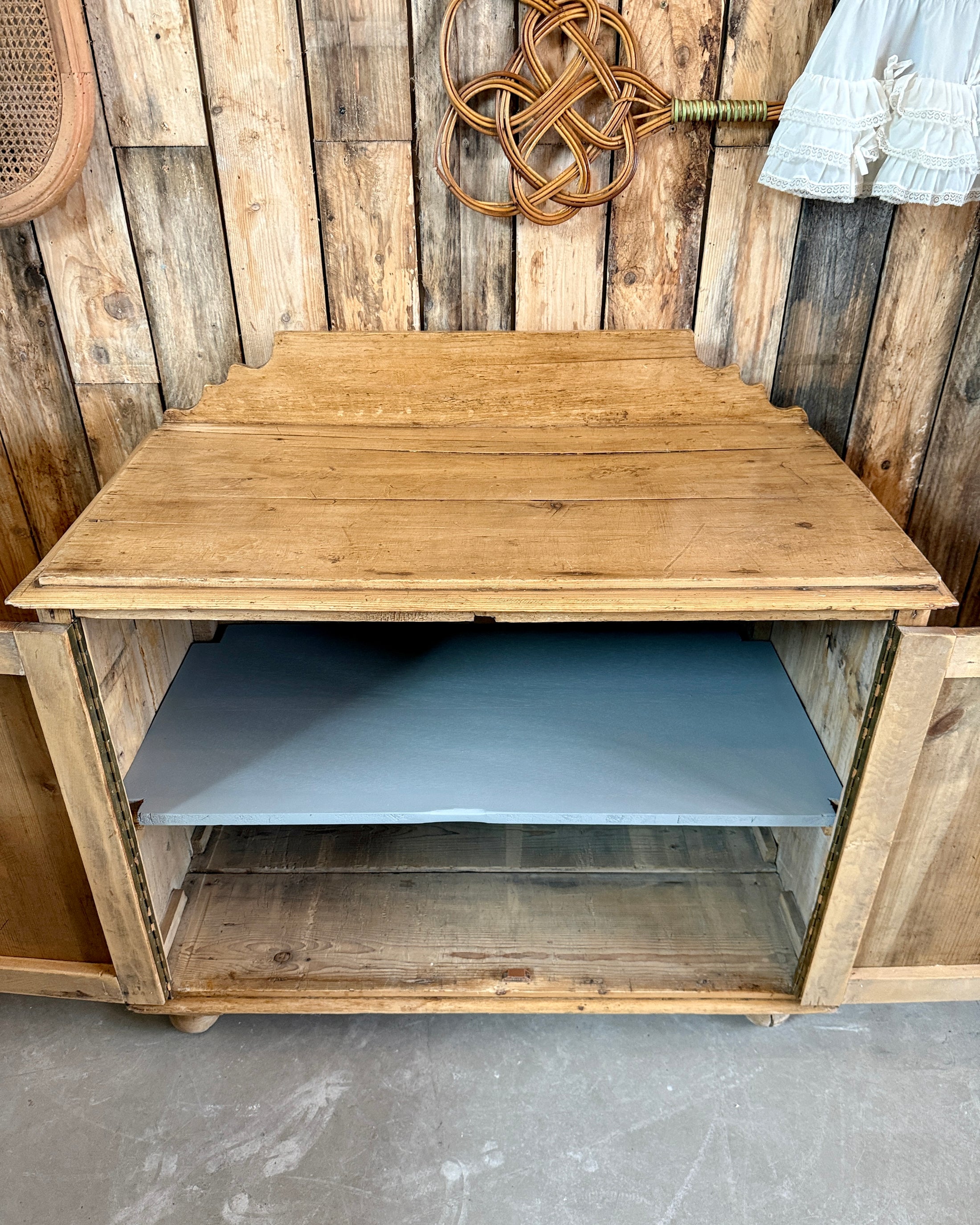 Buffet anglais en pin