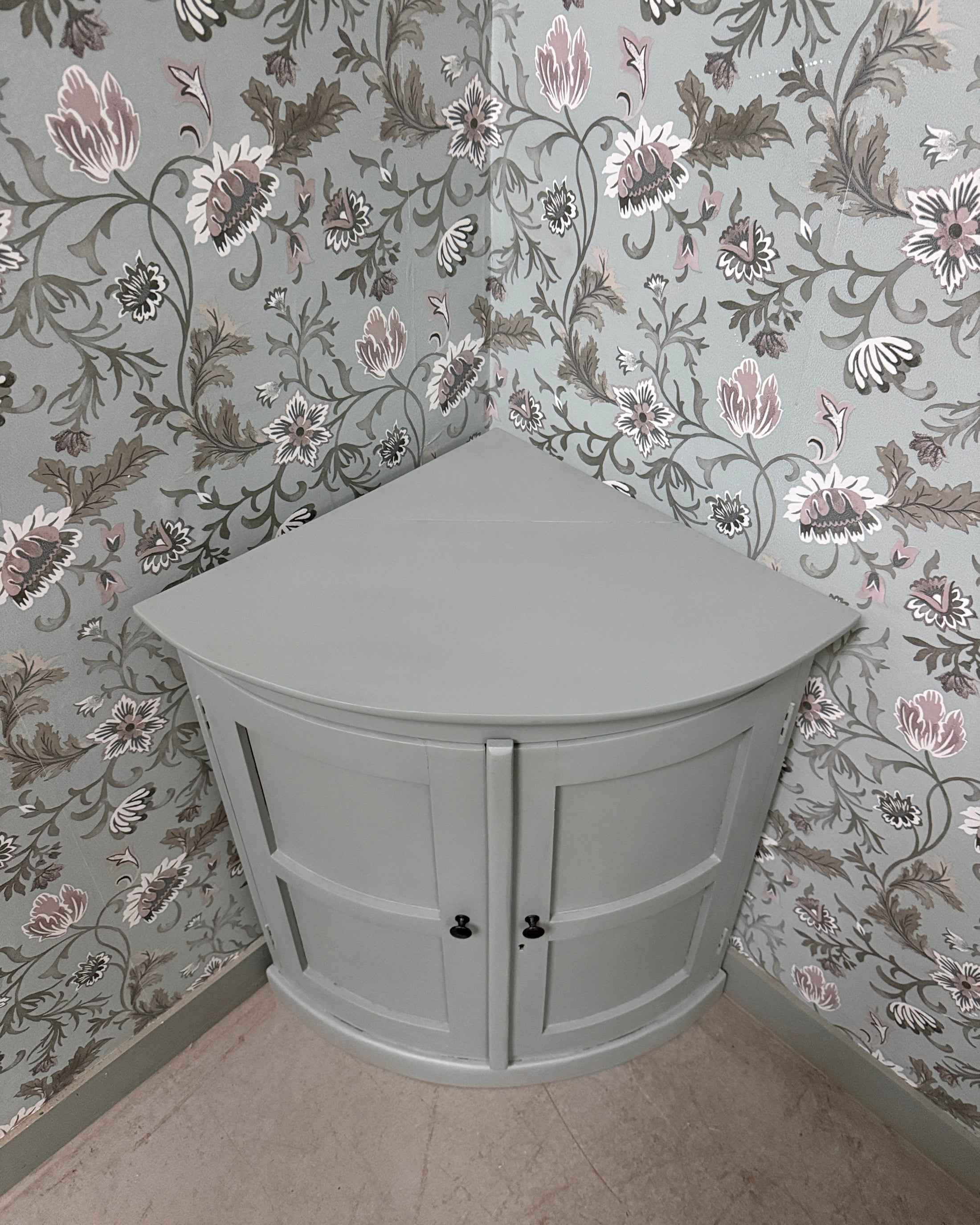 Petit buffet d’angle vert