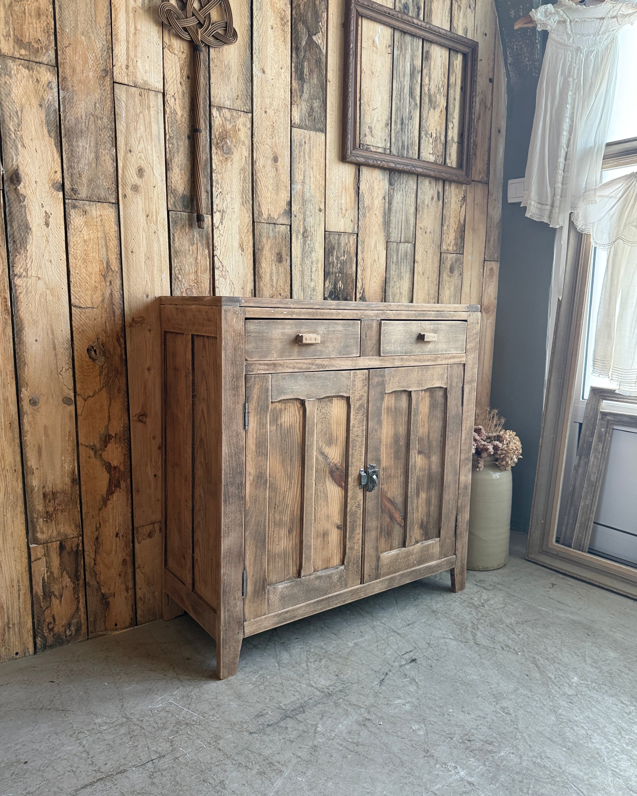 Buffet parisien vintage