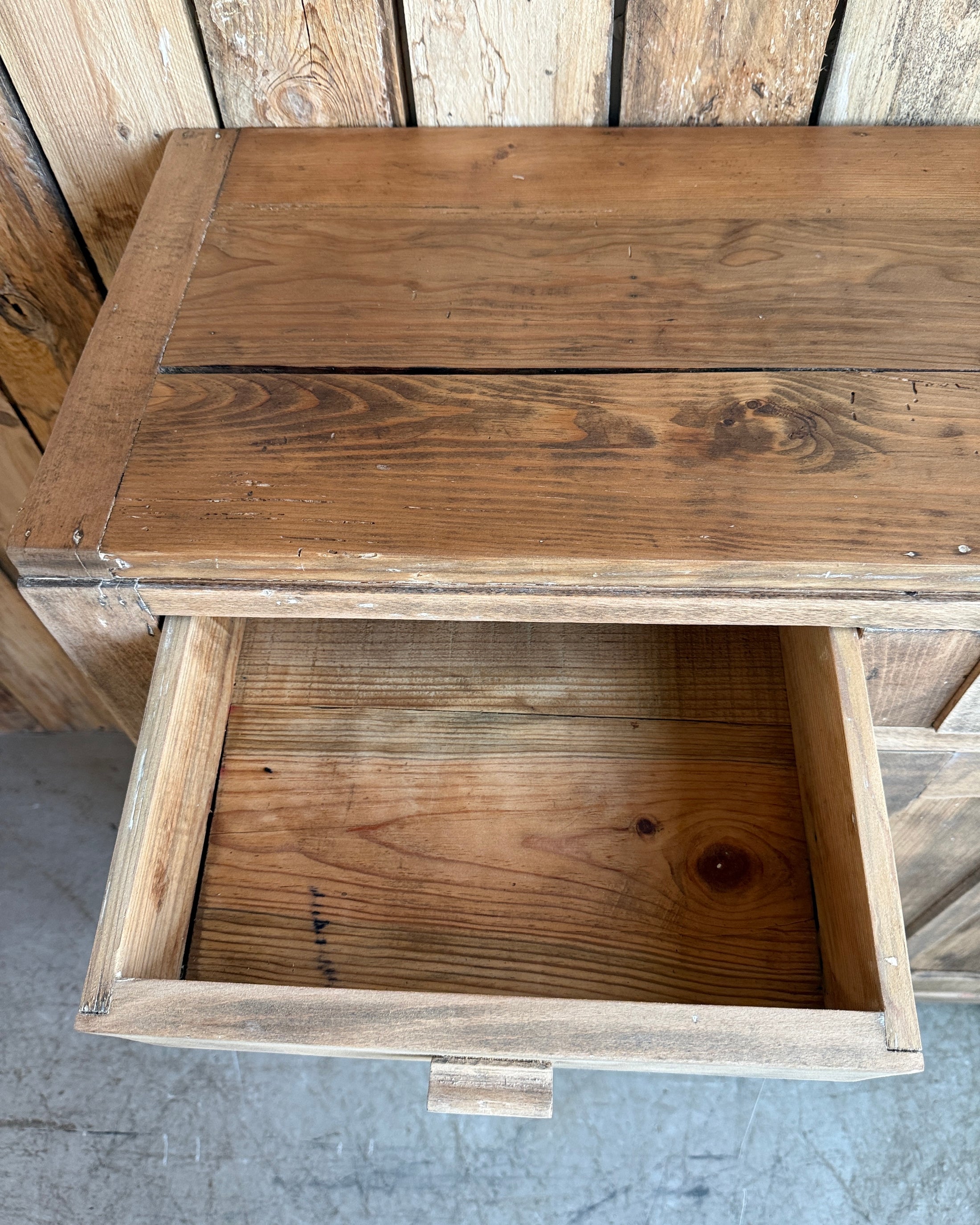 Buffet parisien vintage