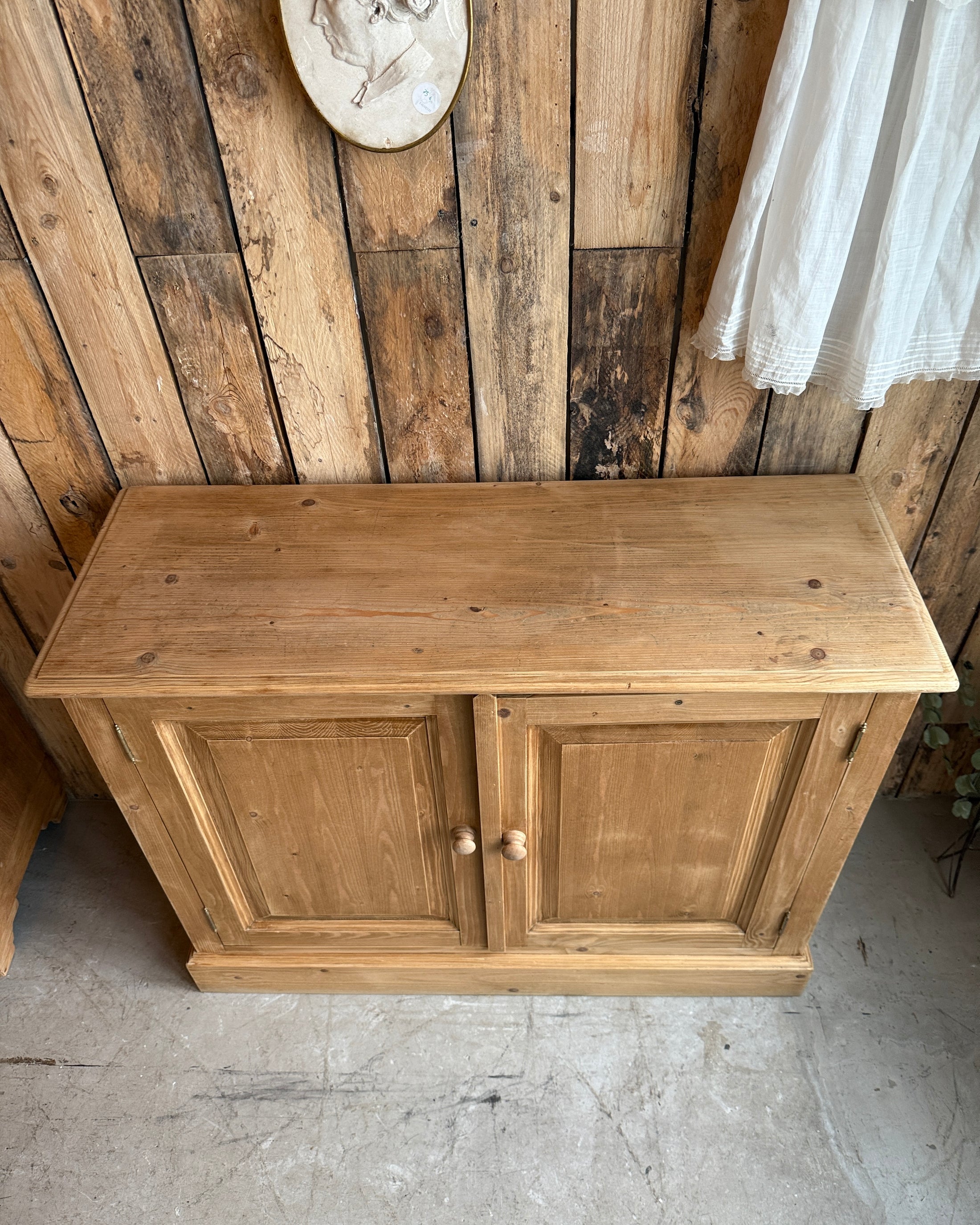 Buffet parisien en pin