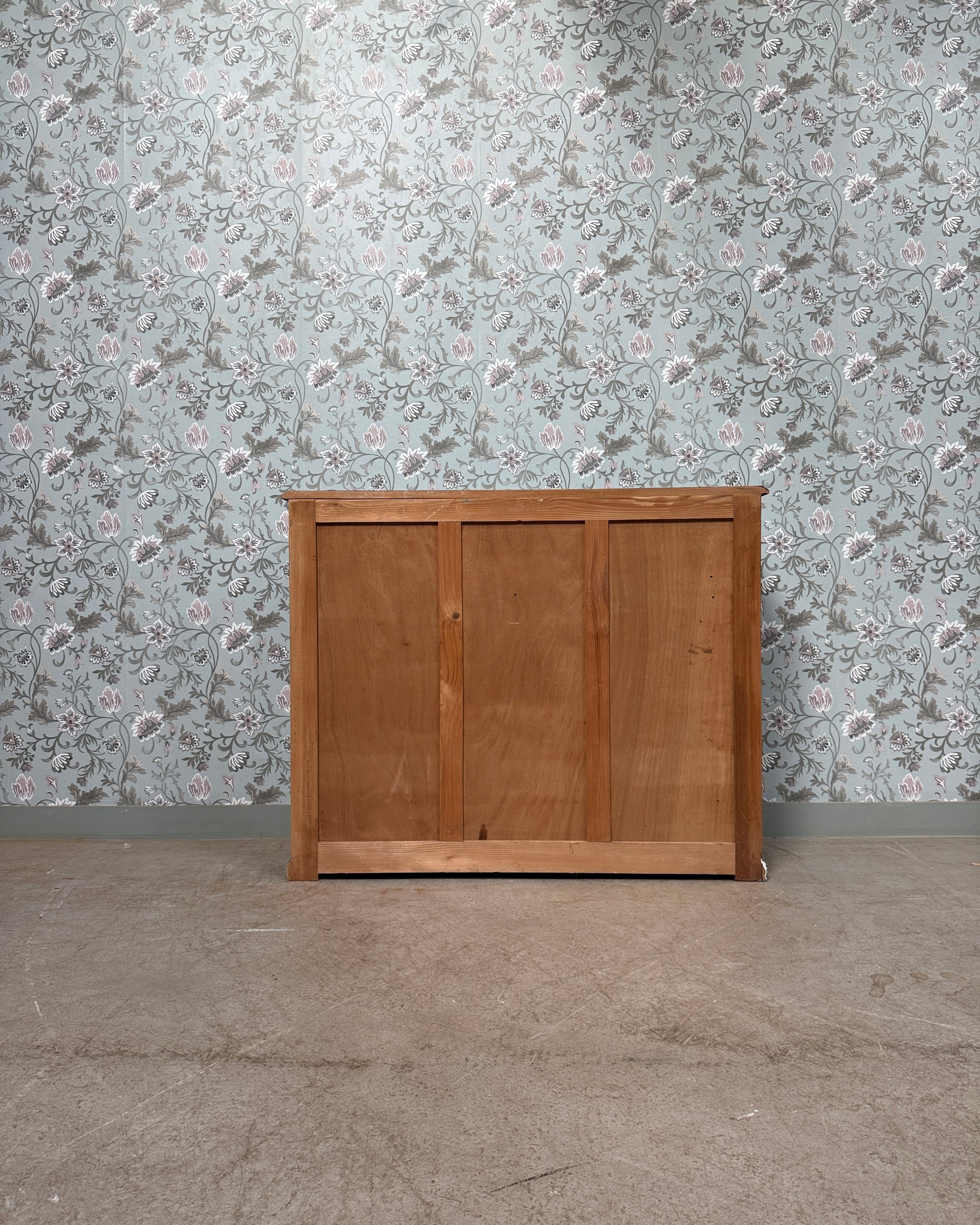 Buffet parisien patine noire