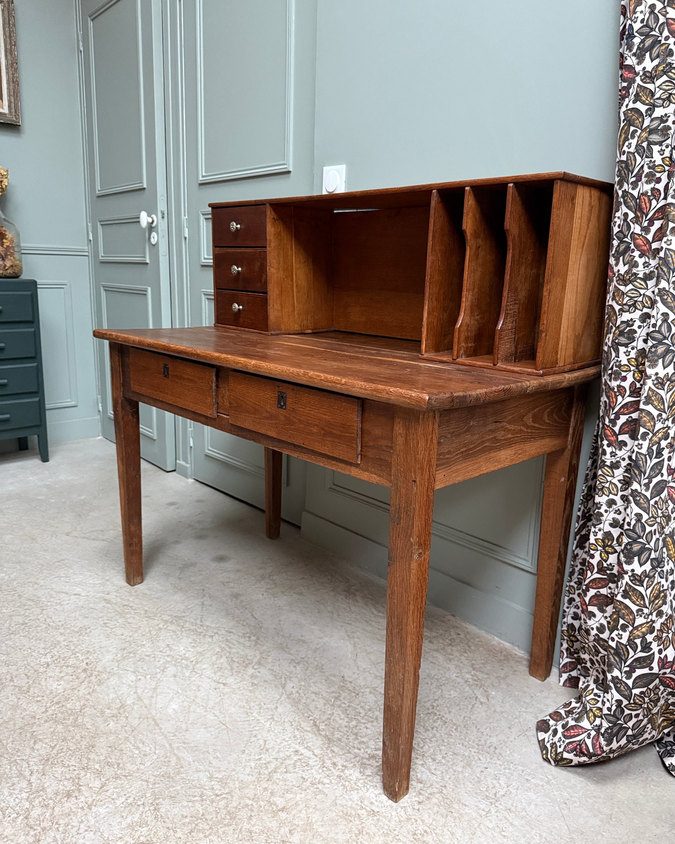 Bureau ancien à gradin