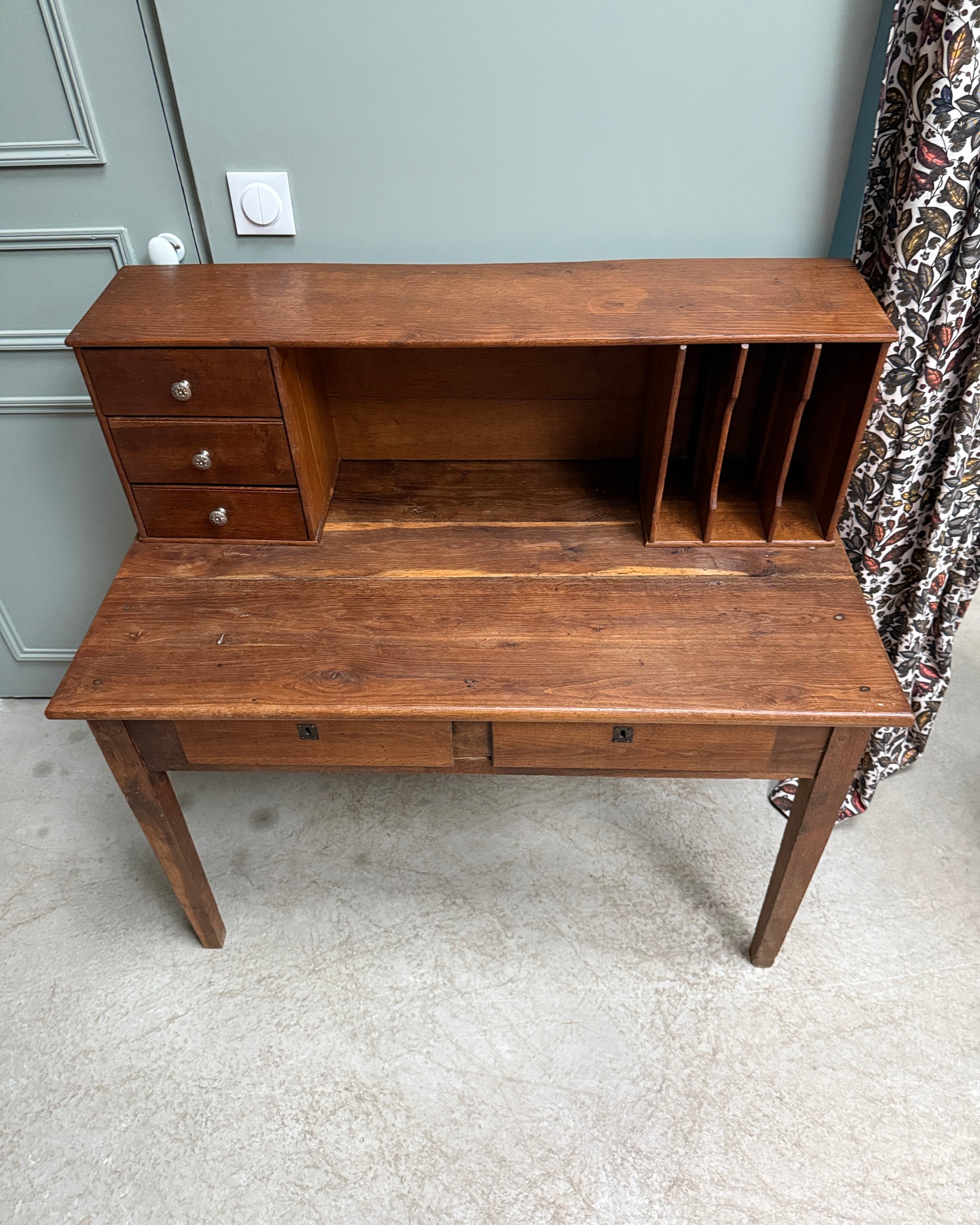 Bureau ancien à gradin