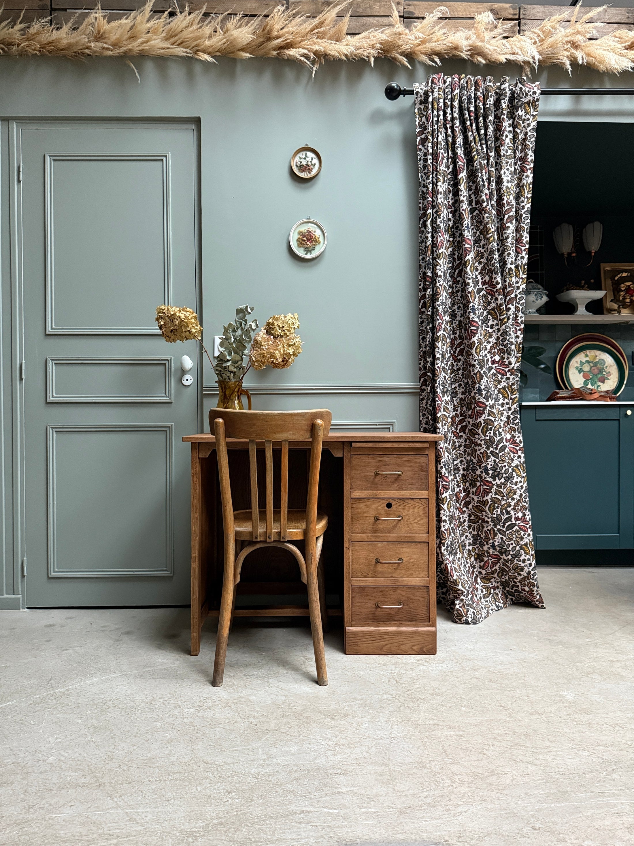 Bureau ancien demi-ministre