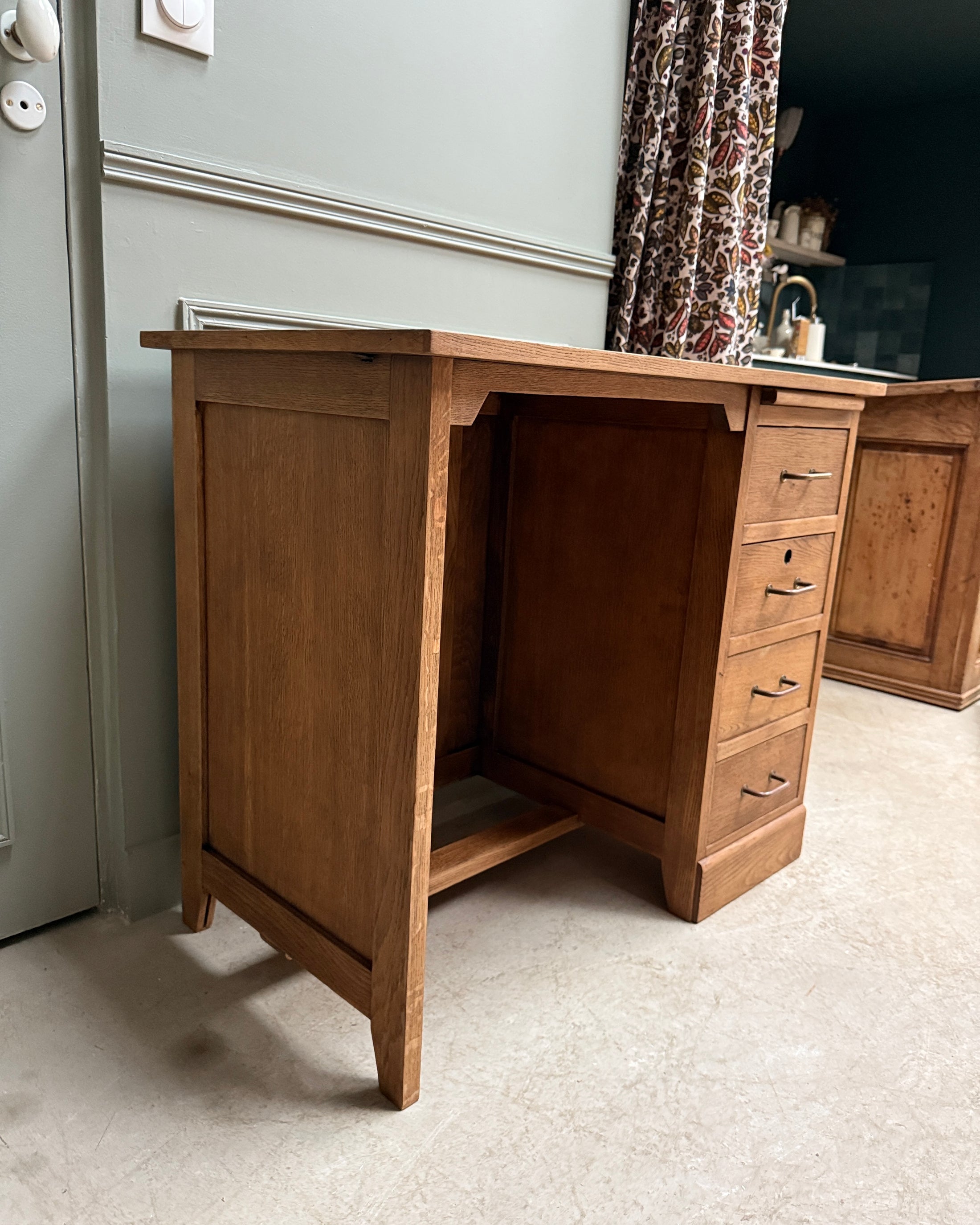 Bureau ancien demi-ministre