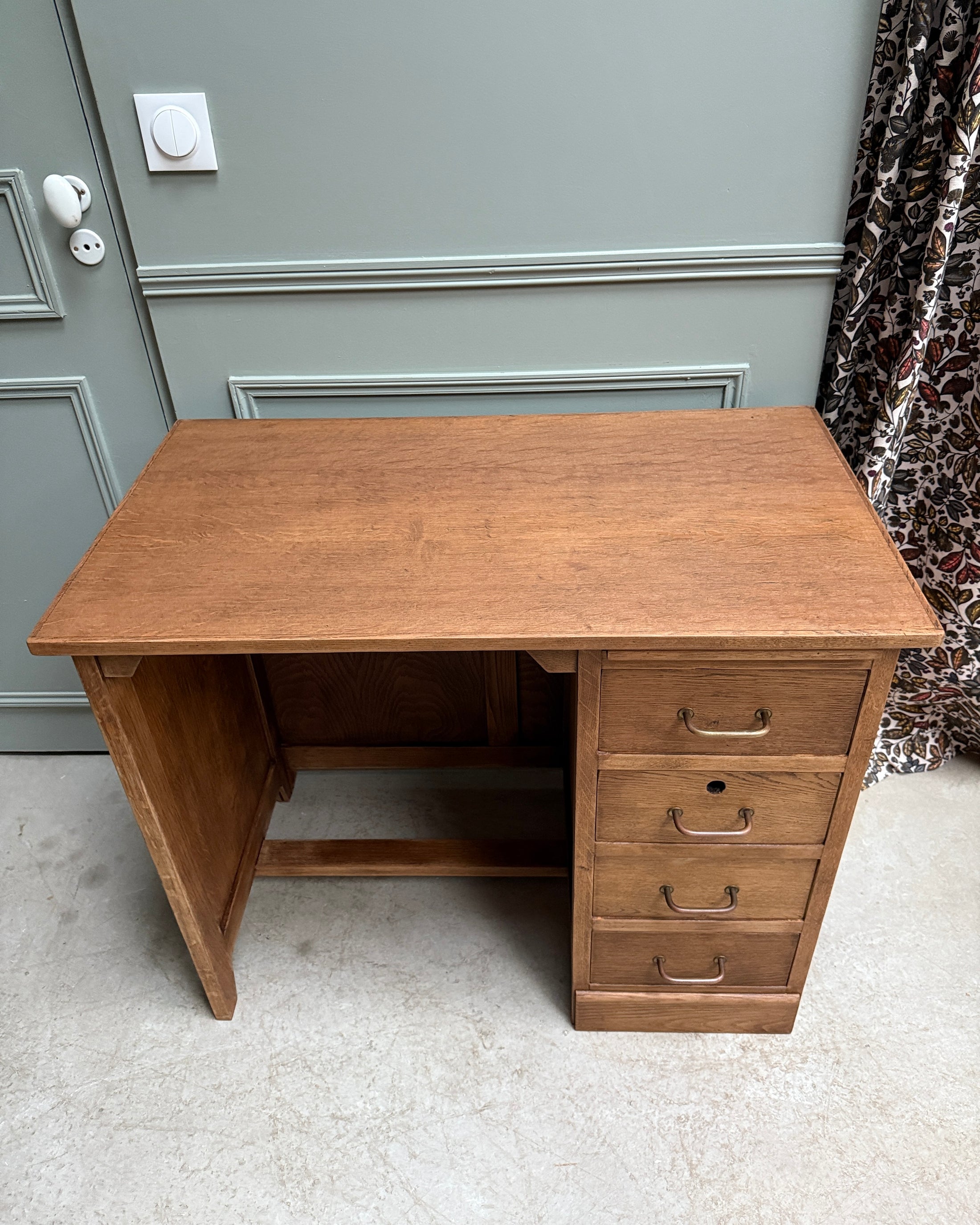 Bureau ancien demi-ministre