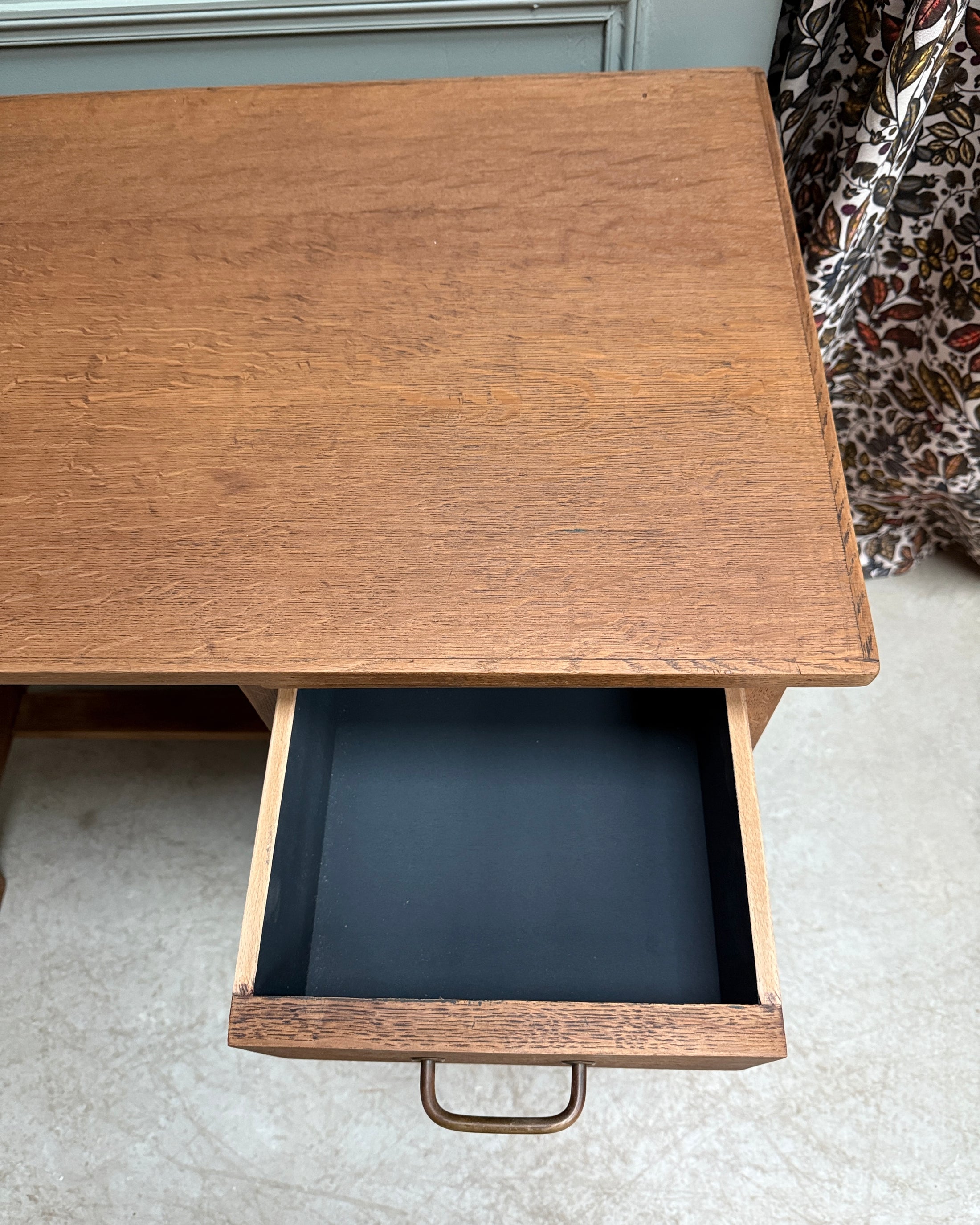 Bureau ancien demi-ministre