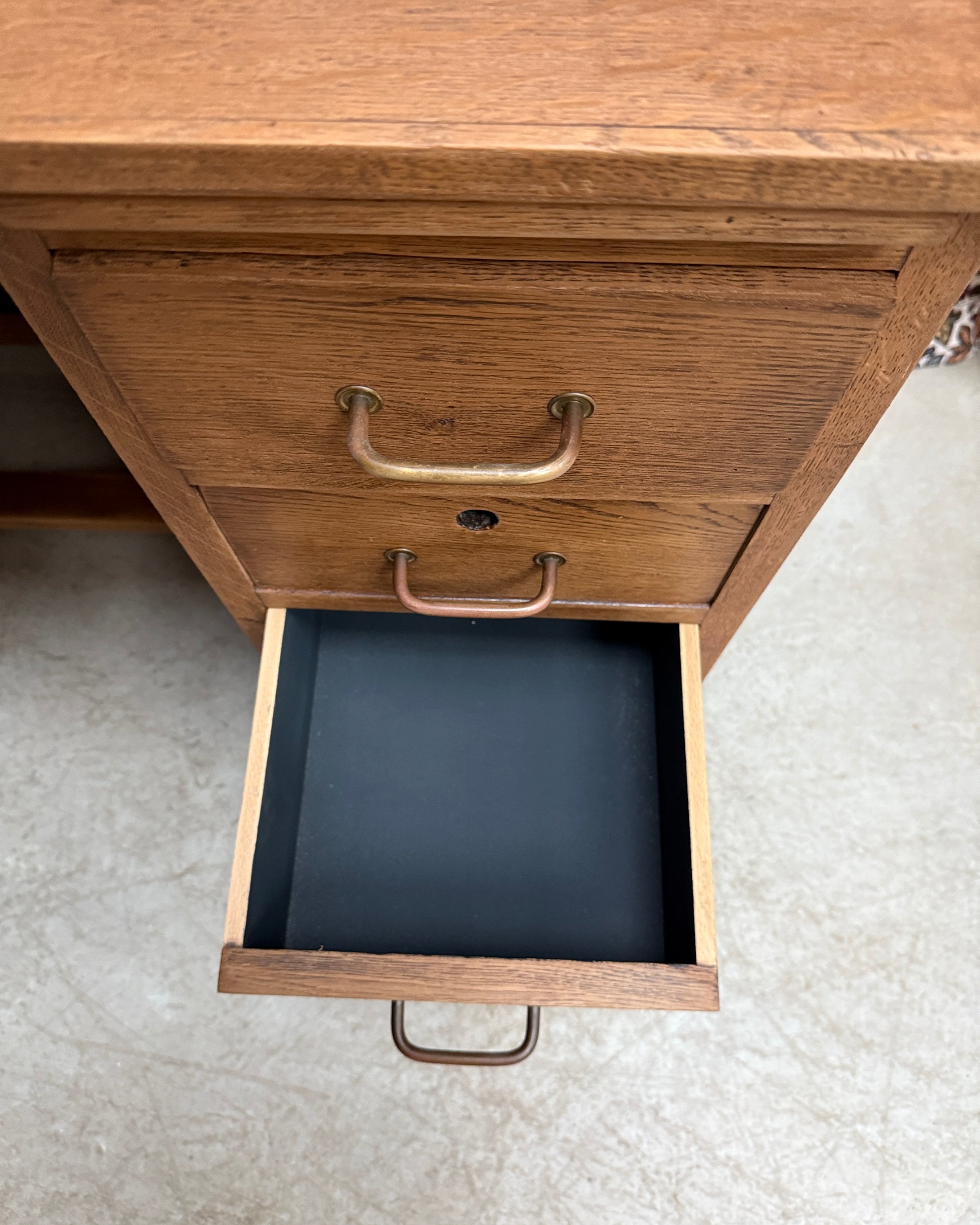 Bureau ancien demi-ministre