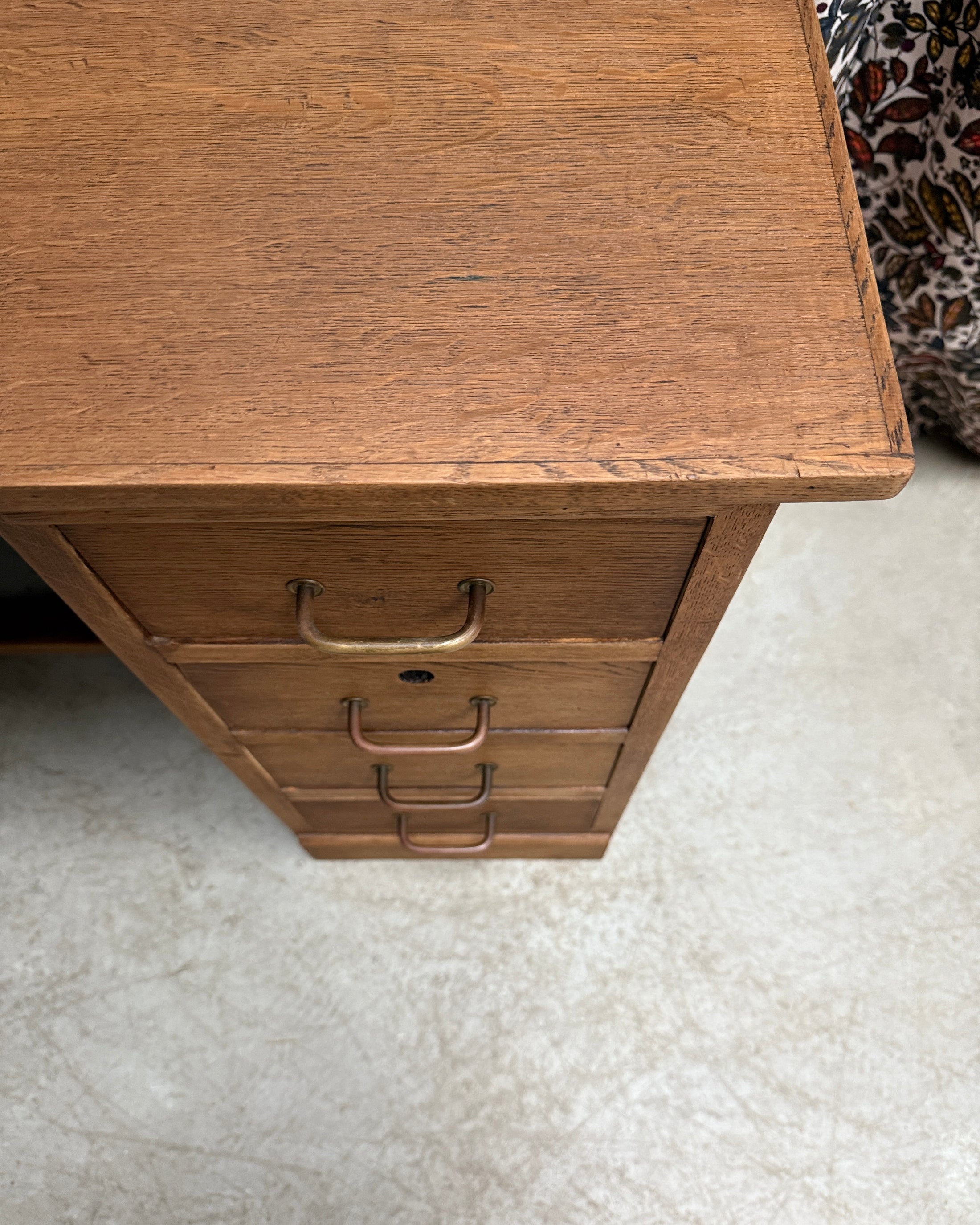 Bureau ancien demi-ministre