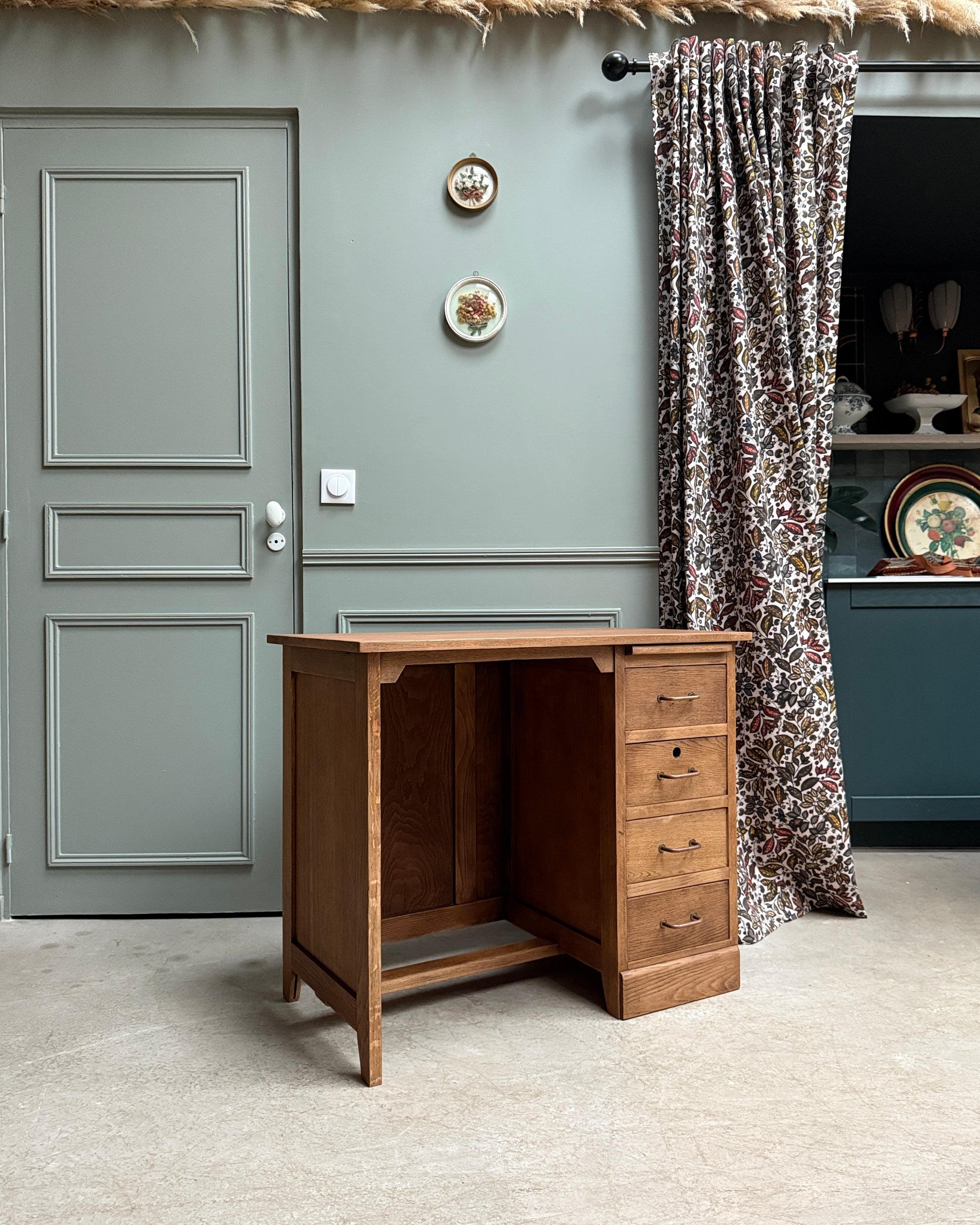 Bureau ancien demi-ministre