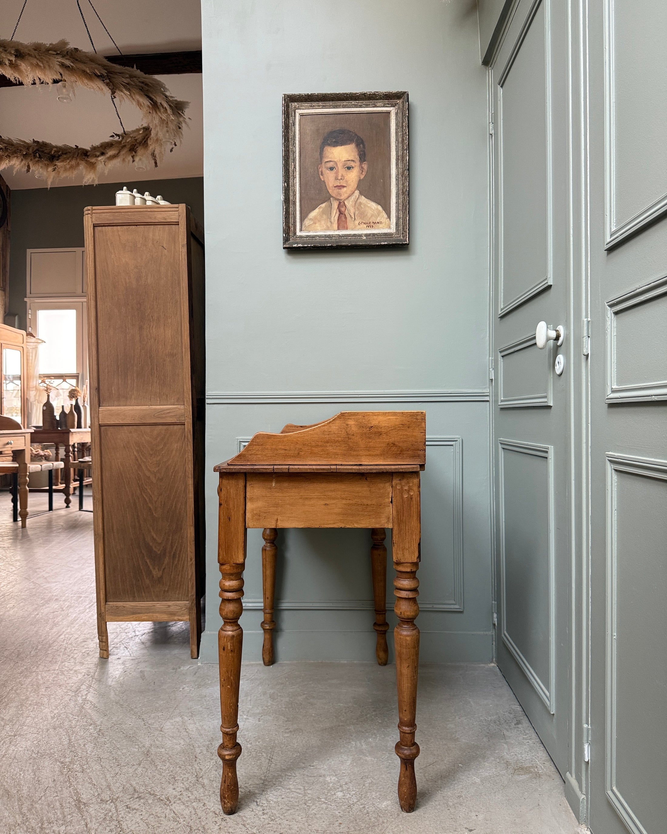 Bureau anglais ancien ou console en pin massif