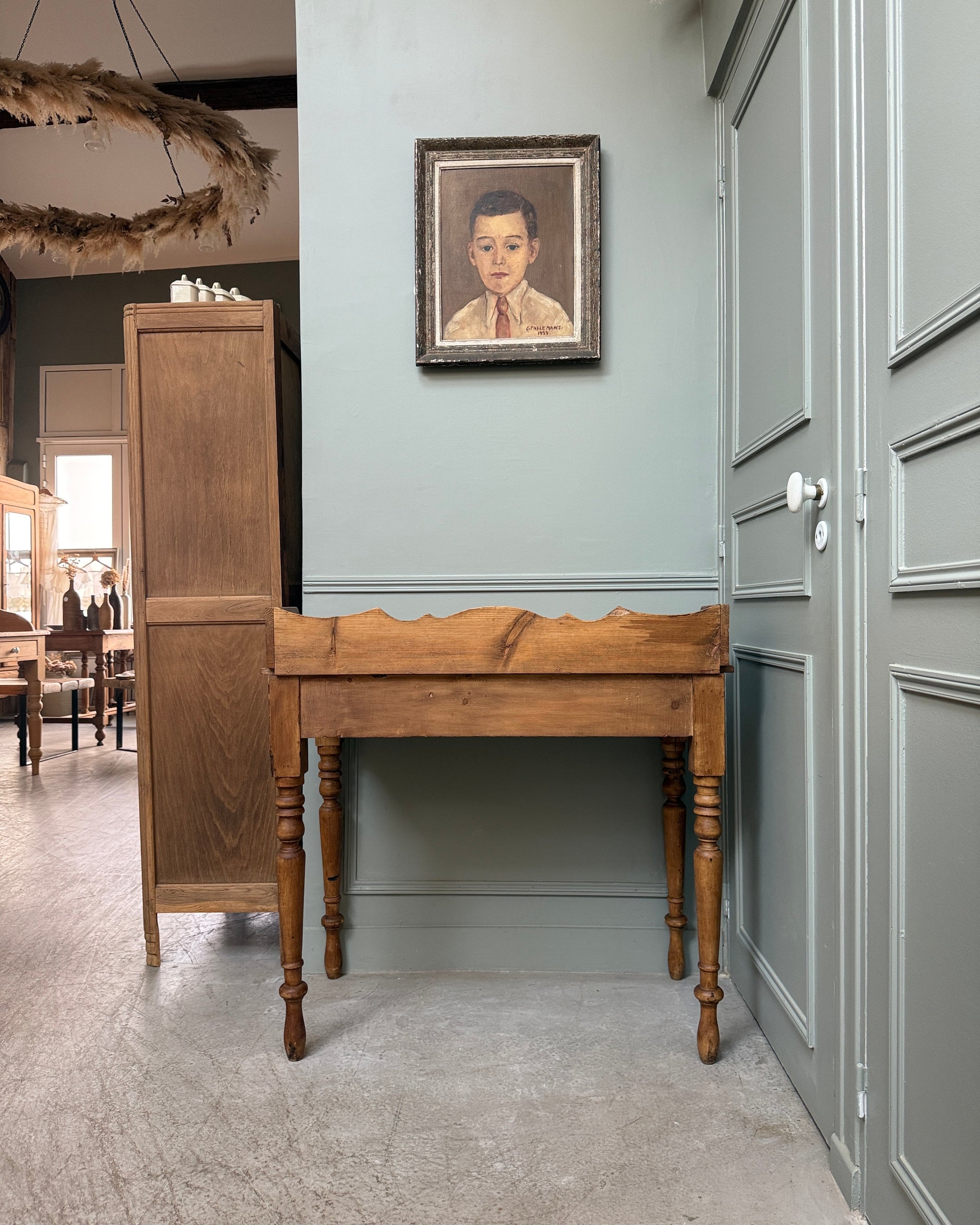 Bureau anglais ancien ou console en pin massif