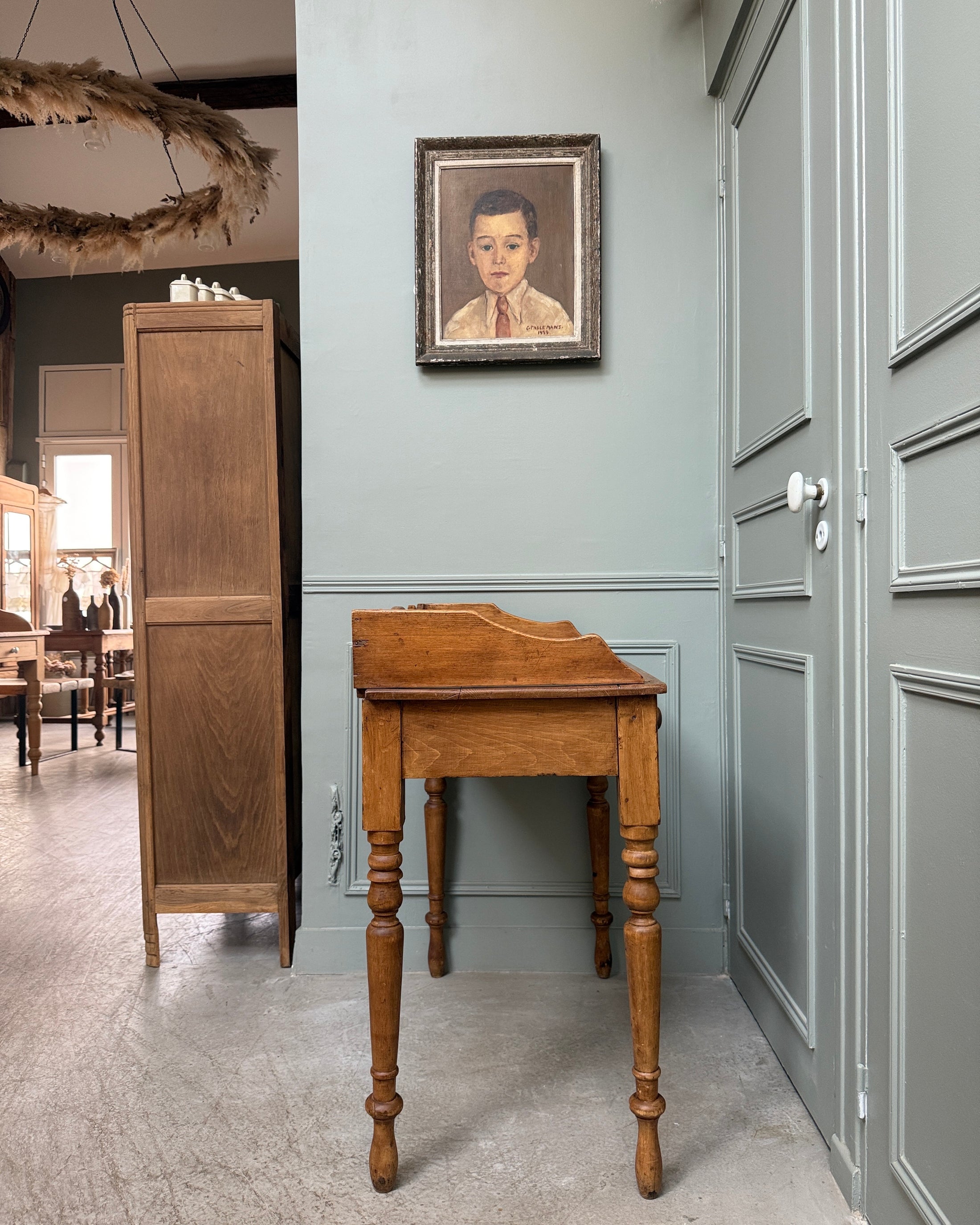 Bureau anglais ancien ou console en pin massif