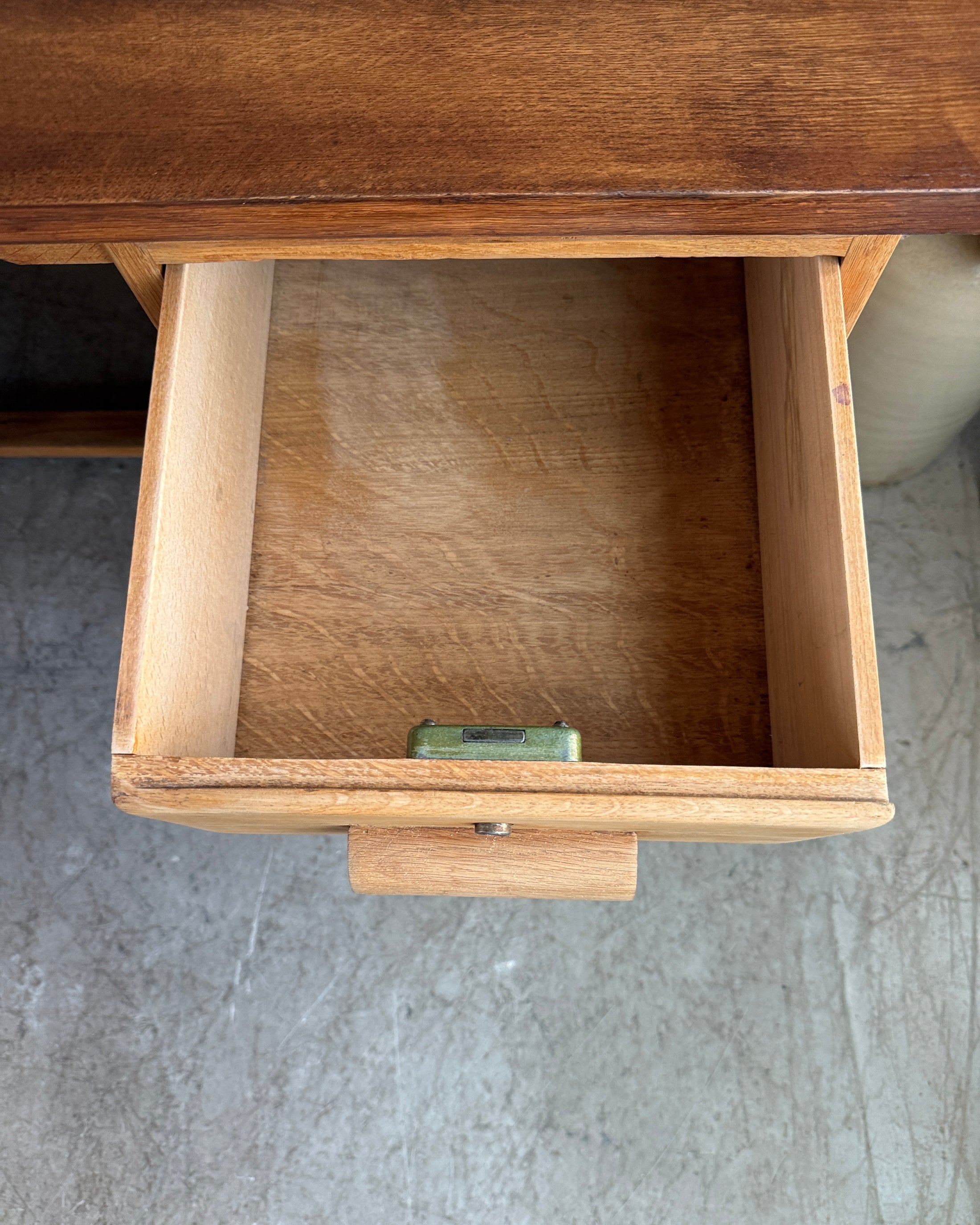 Bureau demi-ministre en chêne