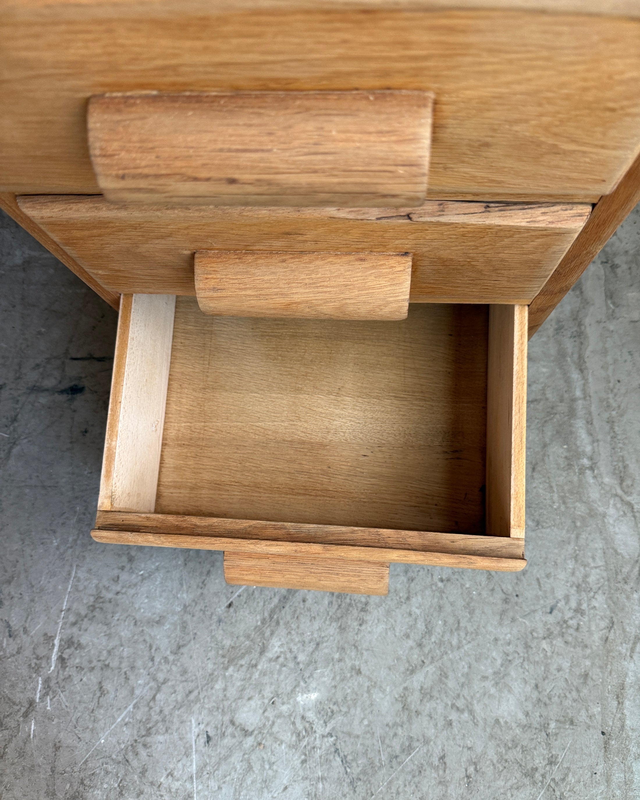 Bureau demi-ministre en chêne