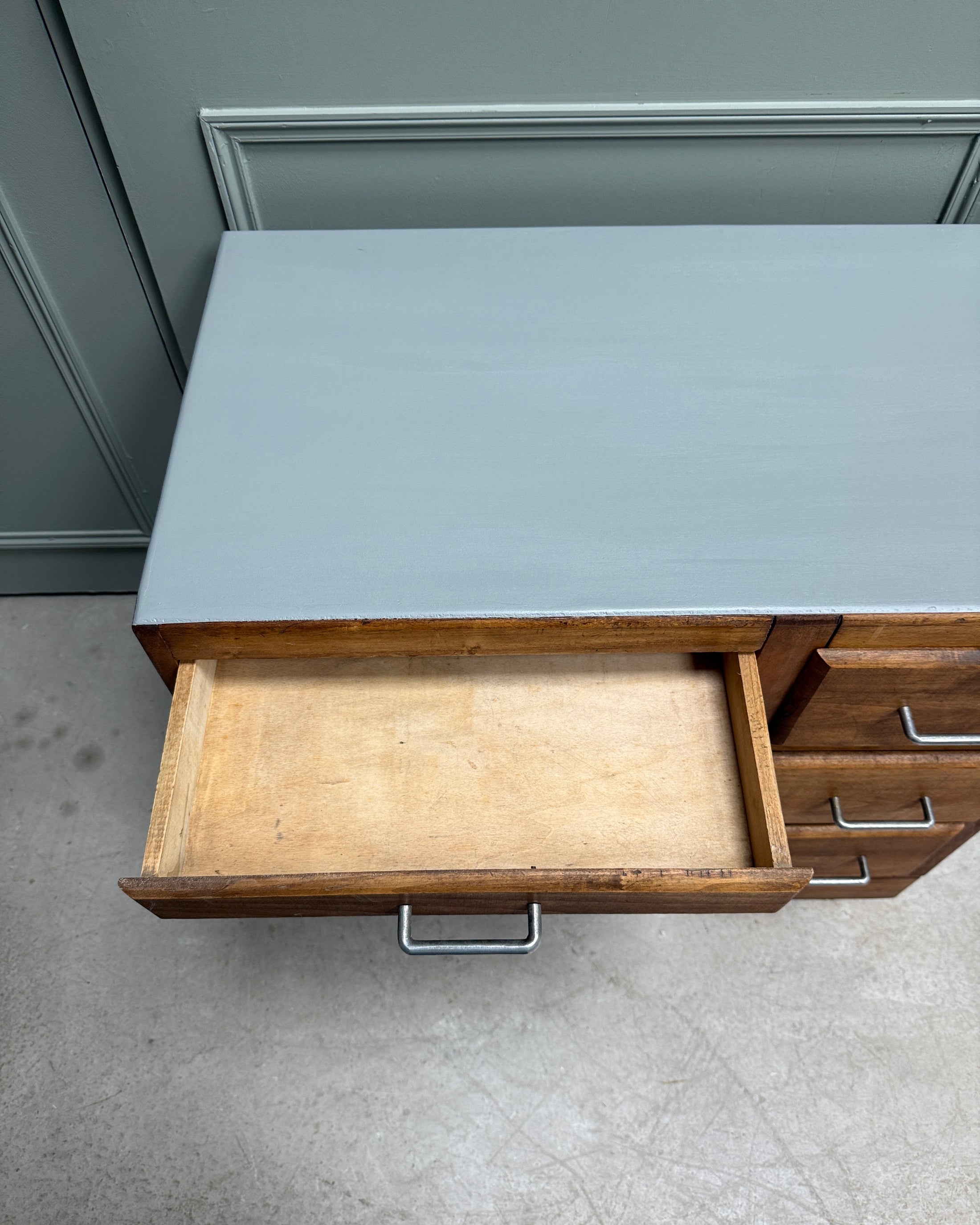 Petit bureau demi-ministre