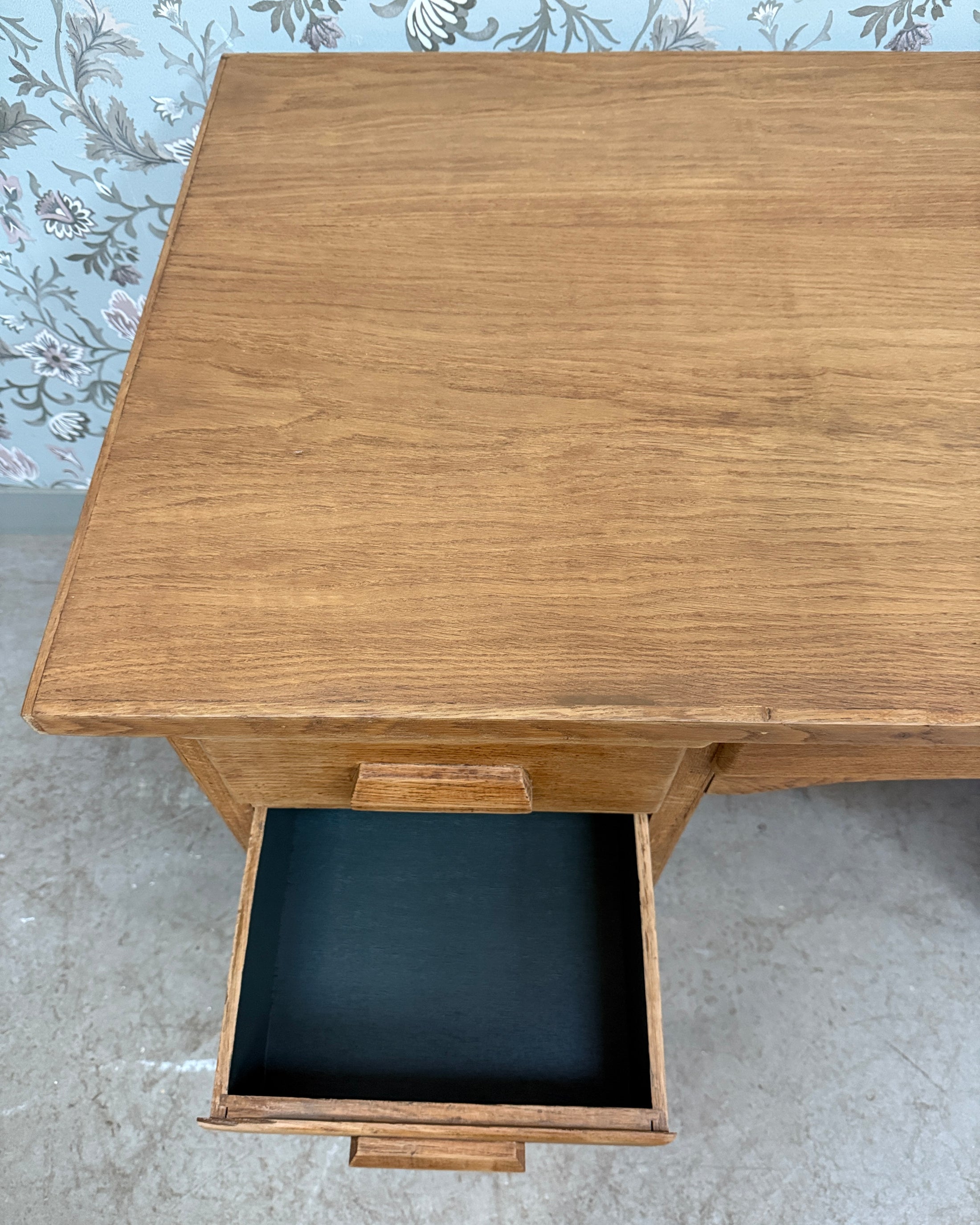 Bureau demi-ministre en chêne
