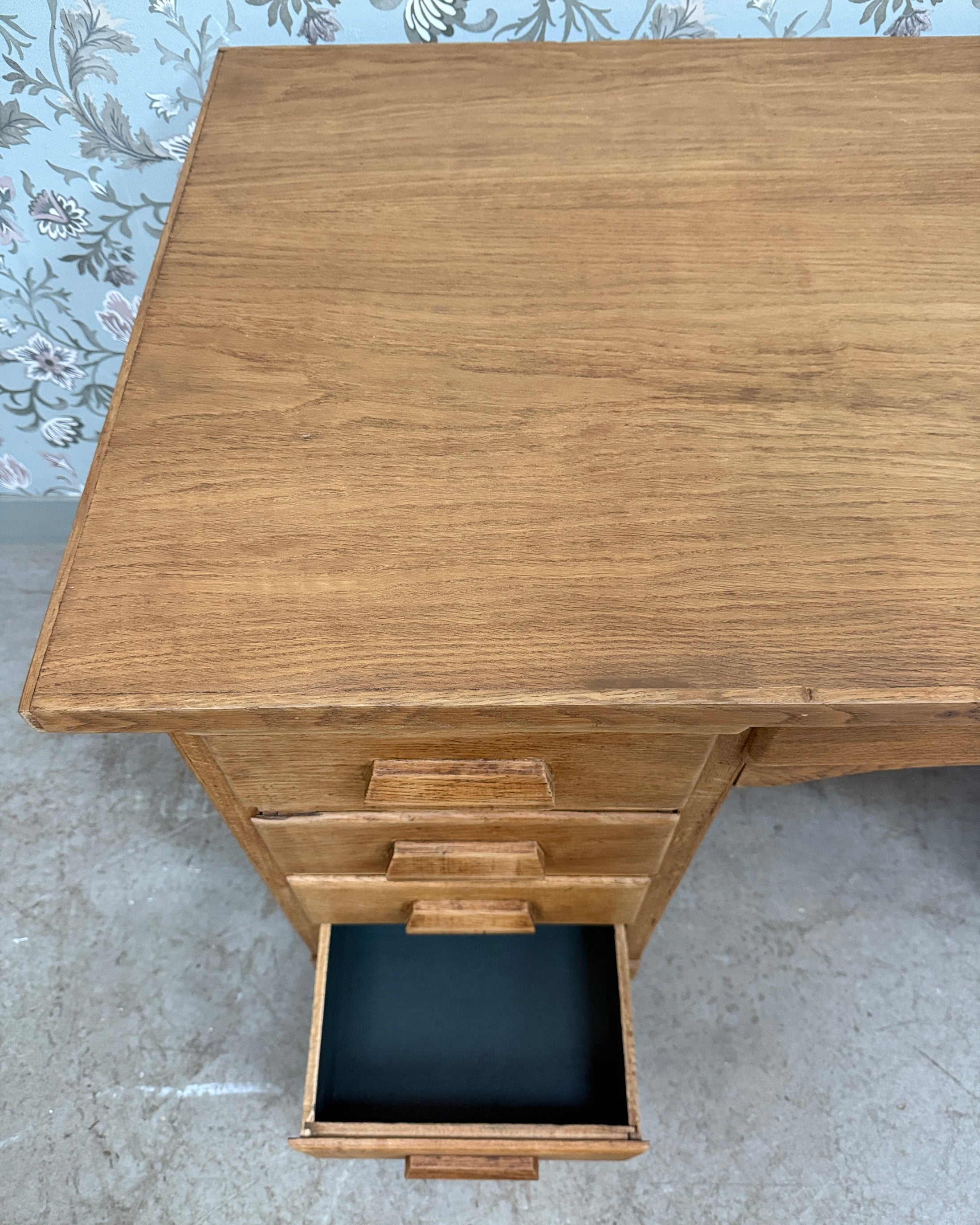Bureau demi-ministre en chêne