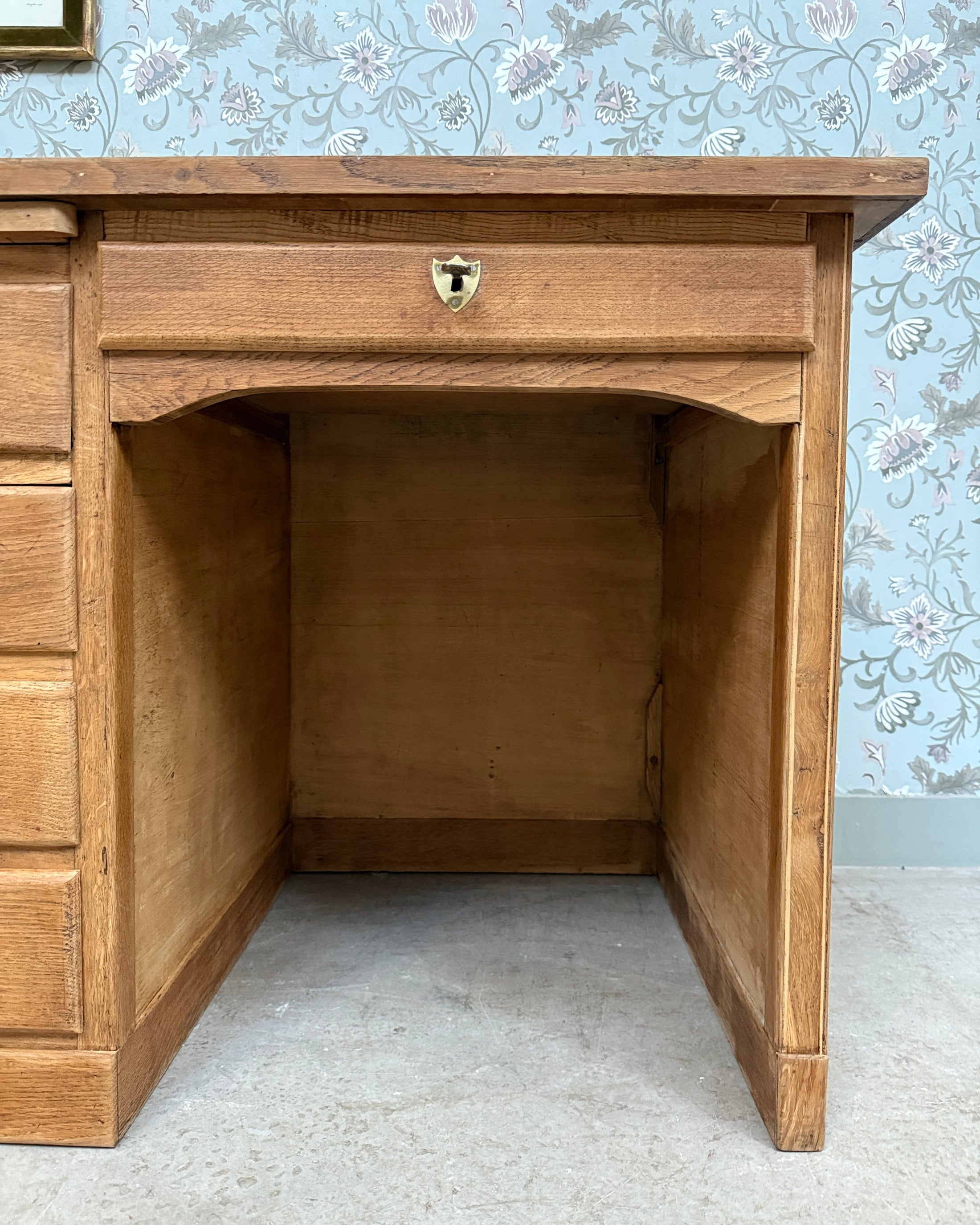 Bureau demi-ministre en chêne