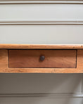 Charger l'image dans la visionneuse de la galerie, Bureau enfant ancien
