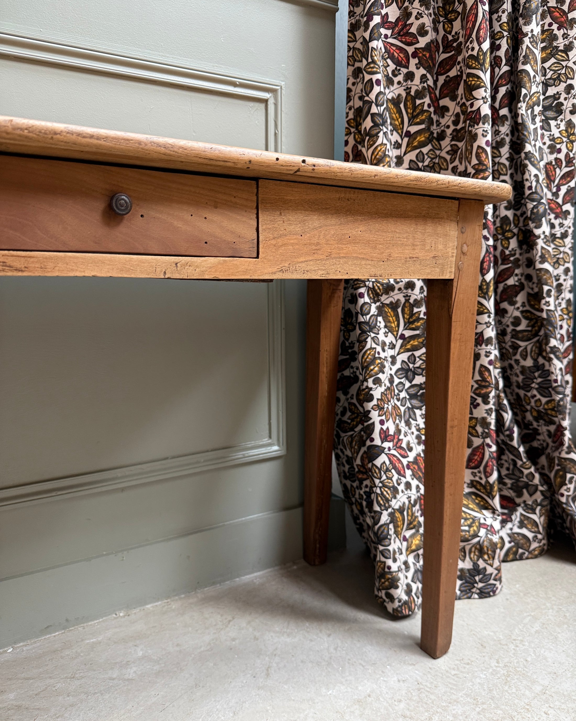 Bureau enfant ancien