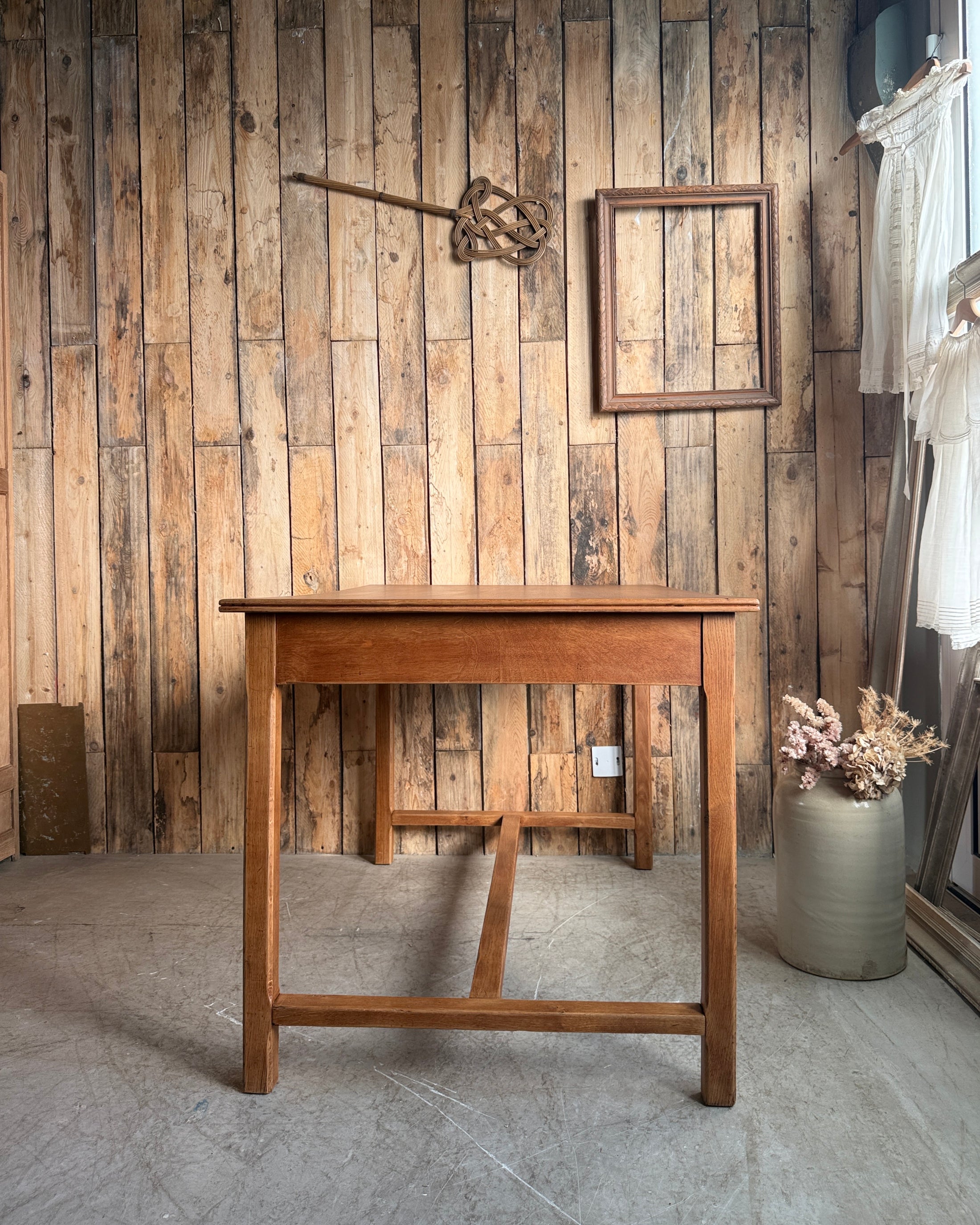 Bureau vintage en chêne années 50