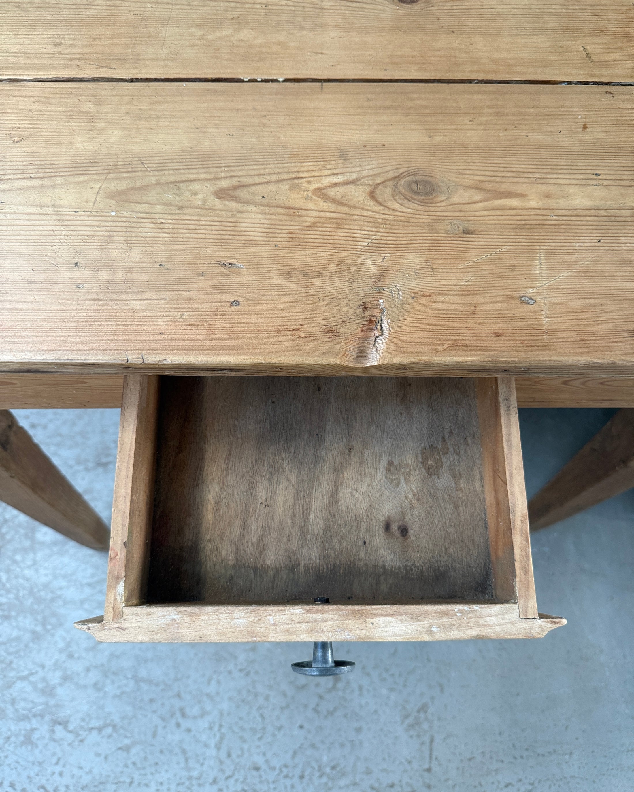Bureau vintage en chêne et pin