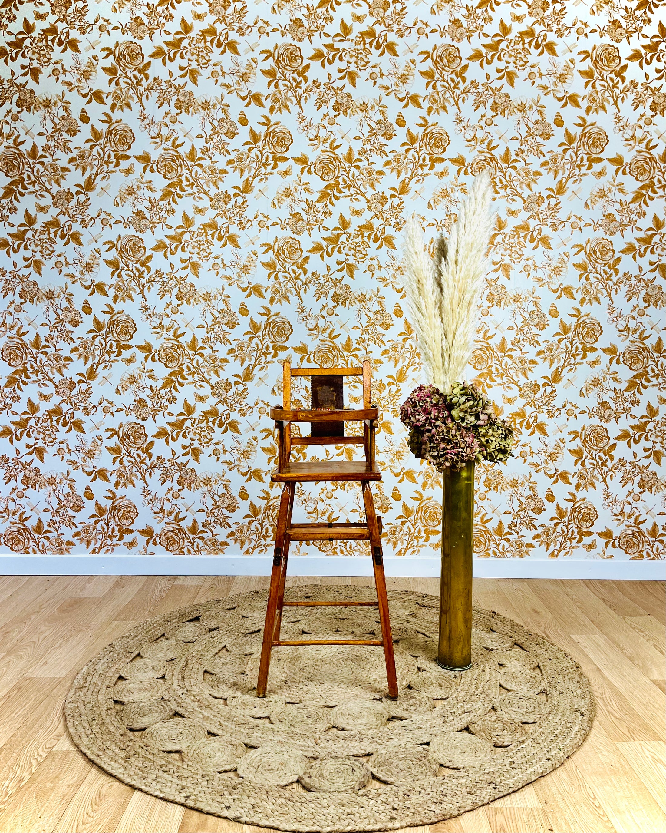 Chaise haute pour poupée