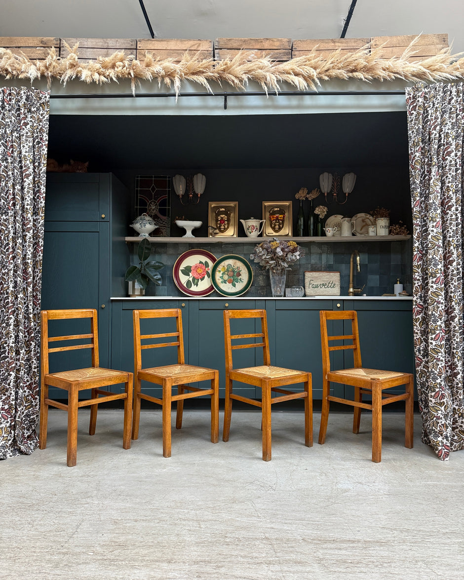 Chaises vintage en bois et assise paillée 