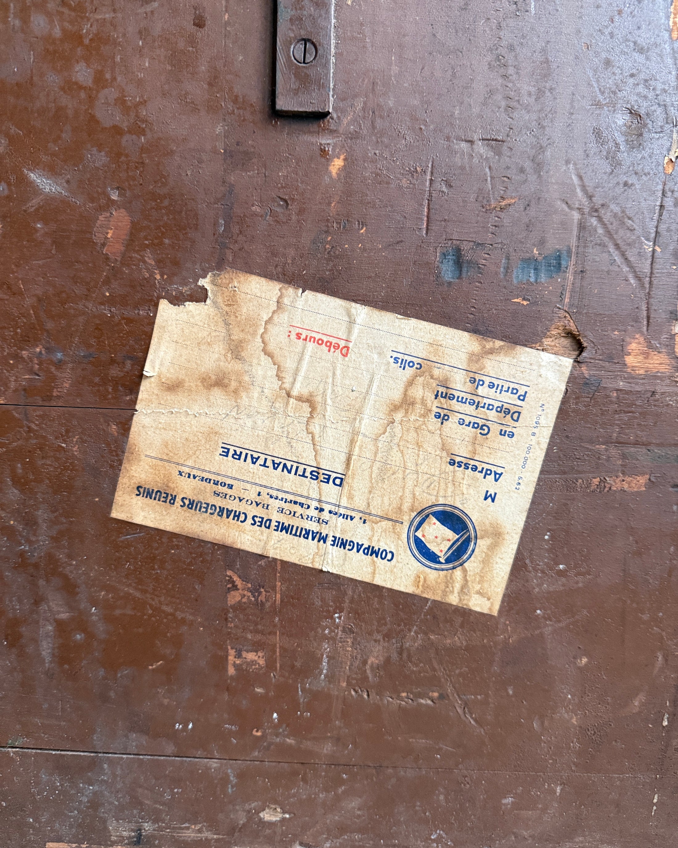 Grand coffre de voyage ancien en bois