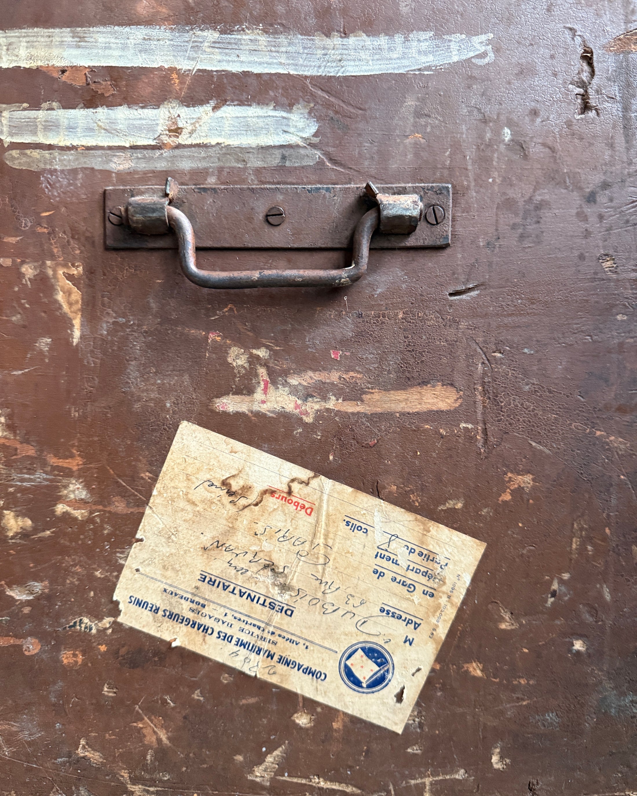 Grand coffre de voyage ancien en bois