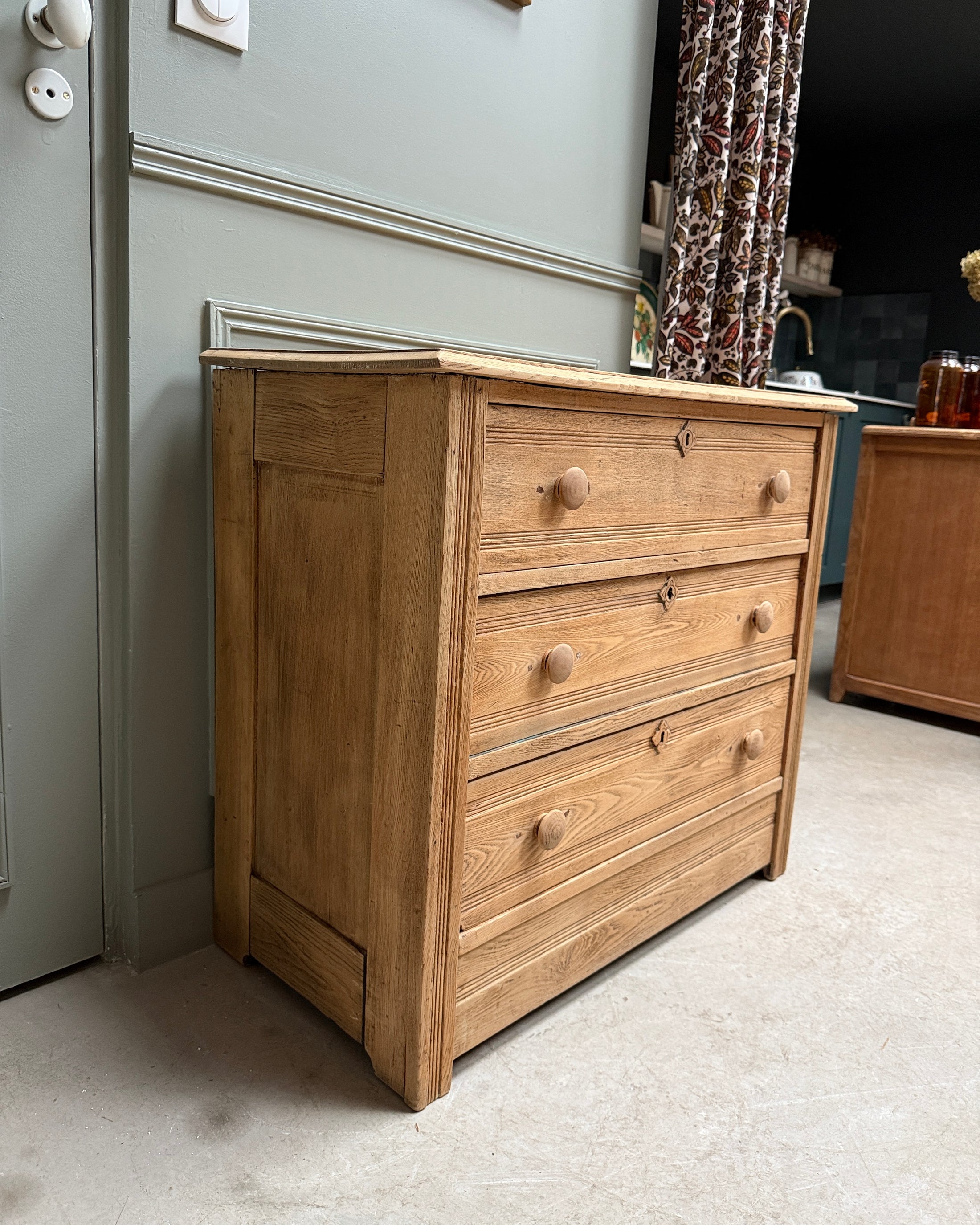 Commode Art Déco en bois massif