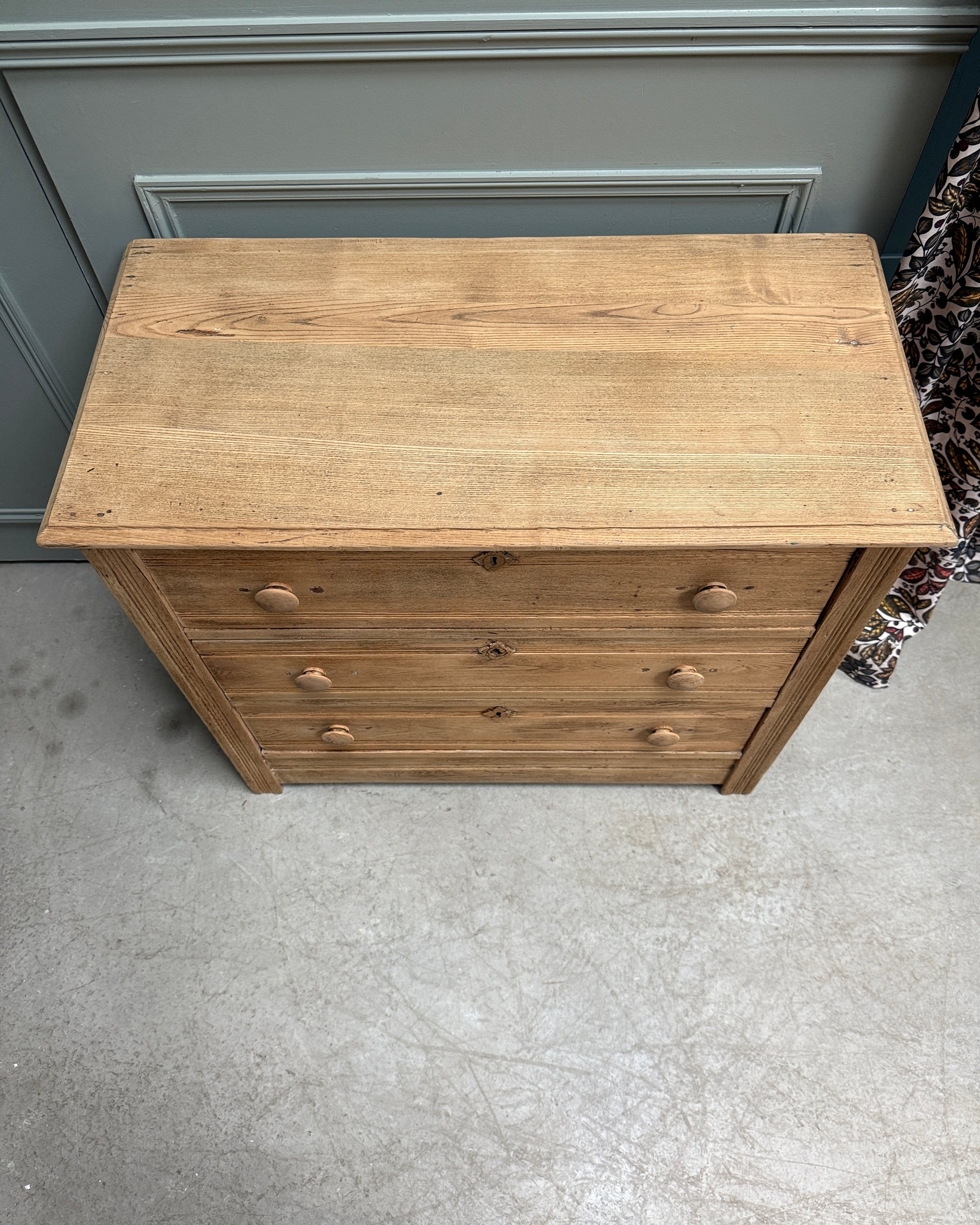 Commode Art Déco en bois massif