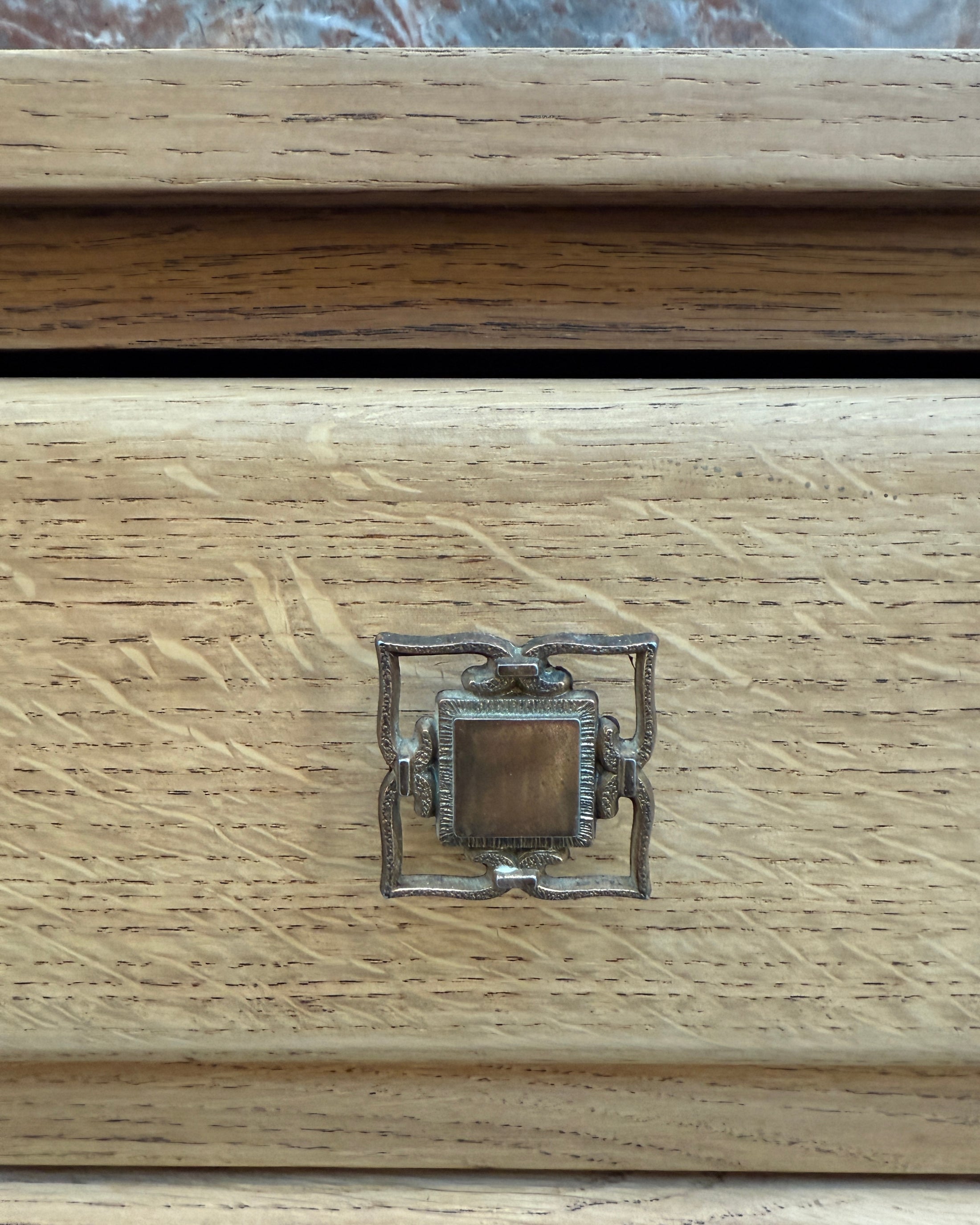 Commode coiffeuse Art Déco en chêne et marbre