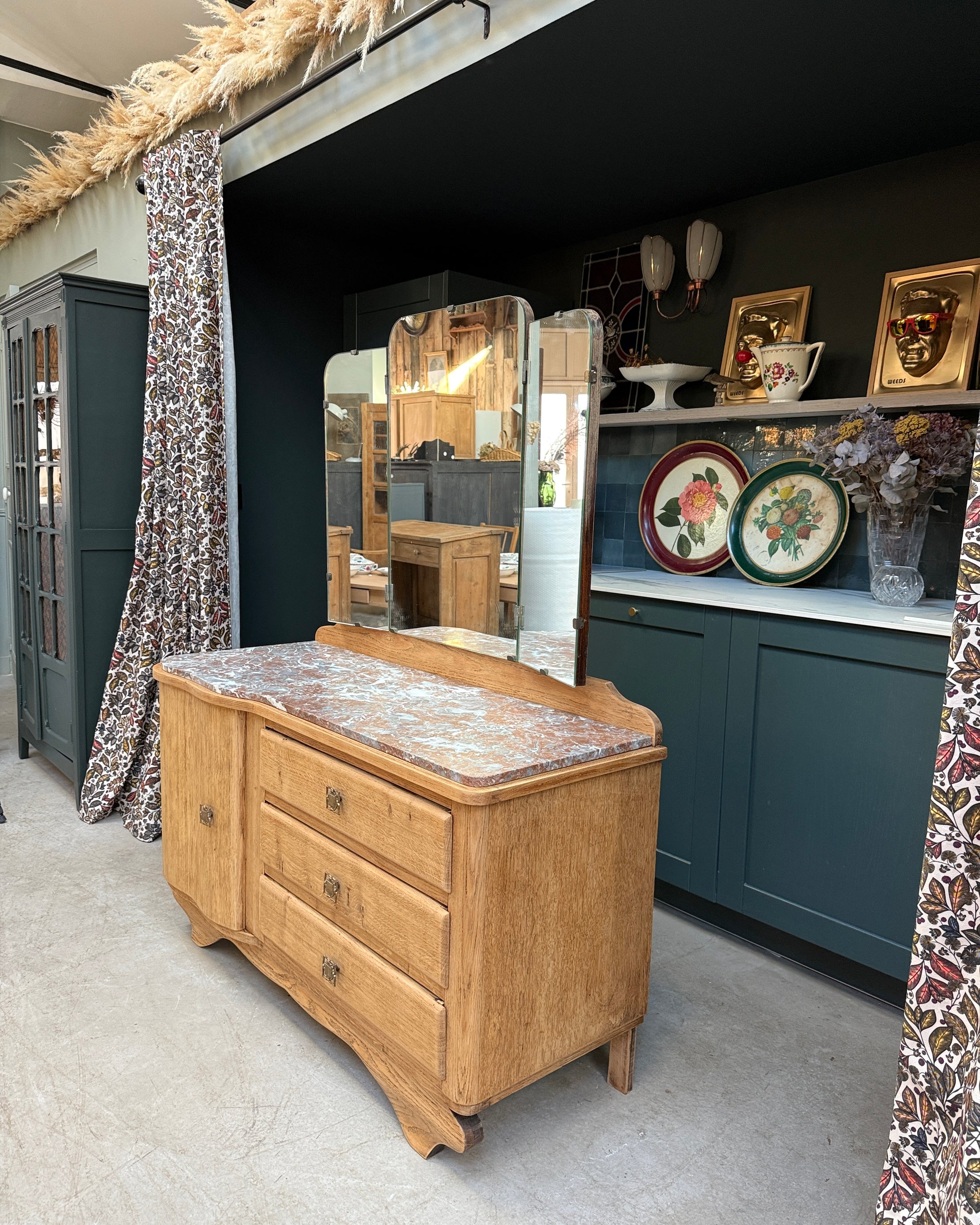 Commode coiffeuse Art Déco en chêne et marbre