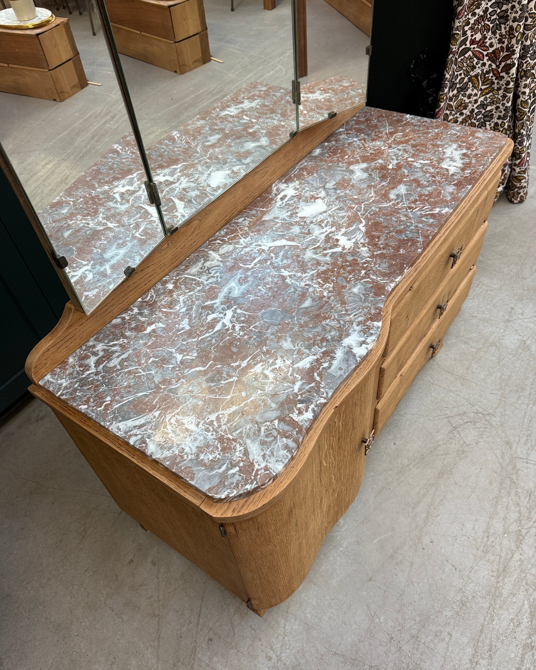Commode coiffeuse Art Déco en chêne et marbre