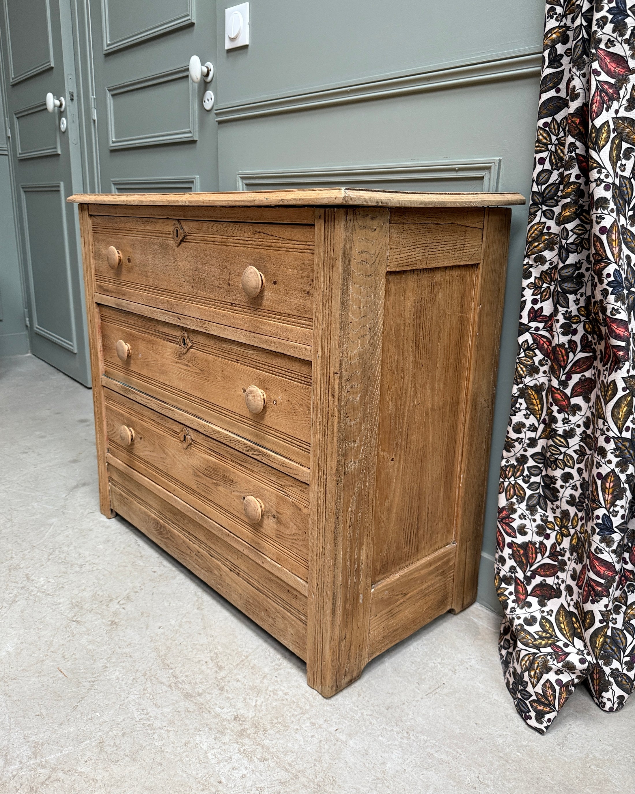 Commode Art Déco en bois massif