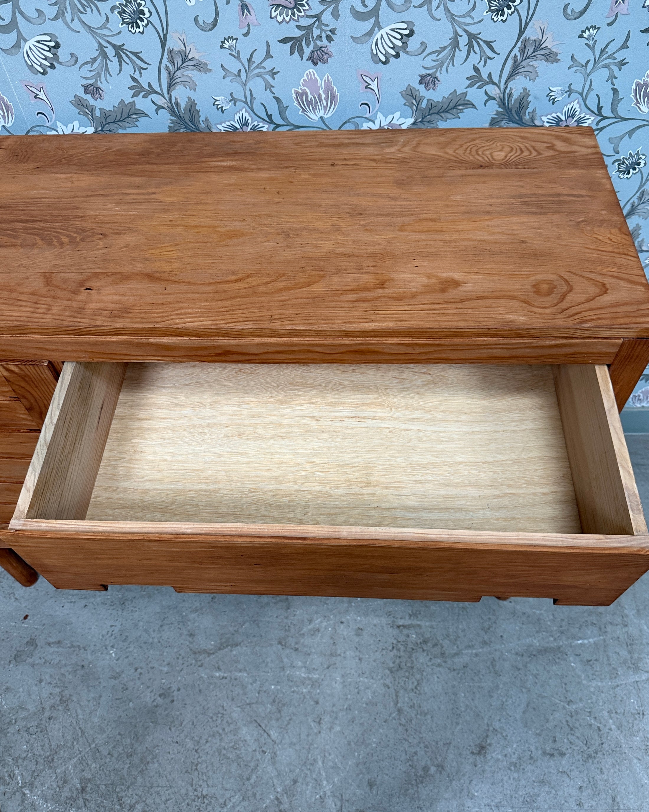 Grande commode de Pierre-Gautier Delay