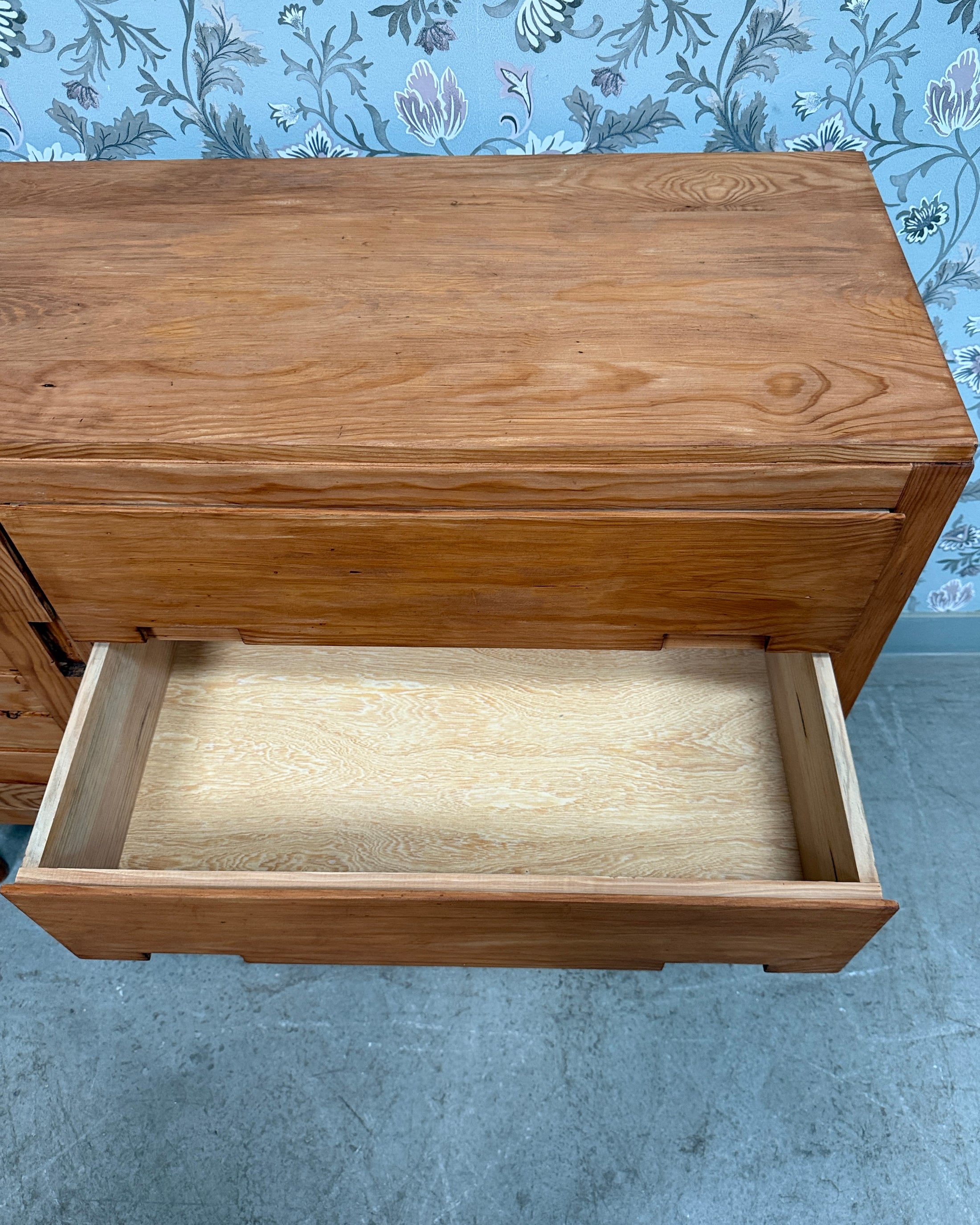 Grande commode de Pierre-Gautier Delay