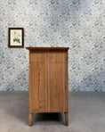 Charger l'image dans la visionneuse de la galerie, Commode ancienne en noyer
