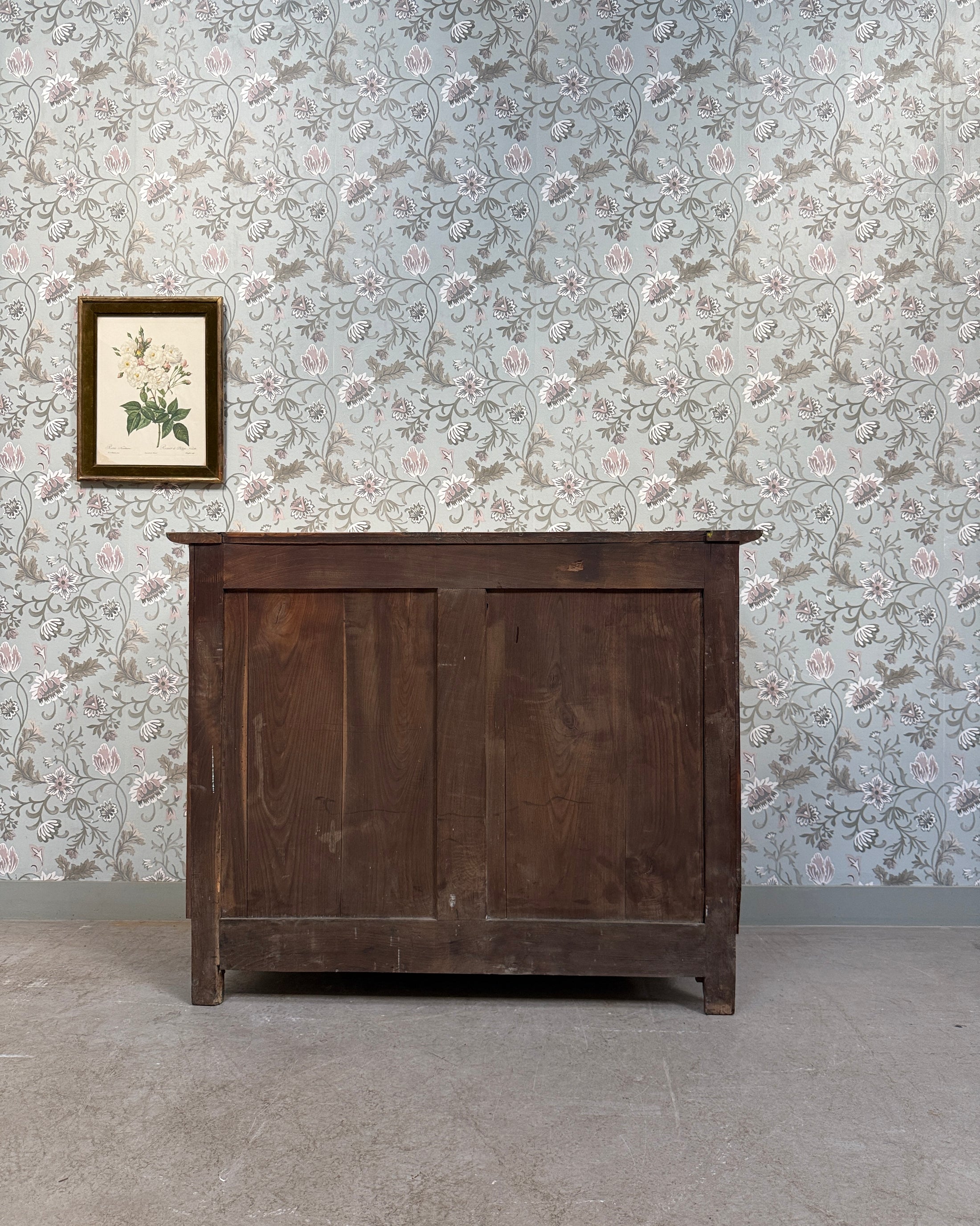 Commode ancienne en noyer