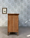 Charger l'image dans la visionneuse de la galerie, Commode ancienne en noyer
