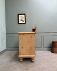 Charger l'image dans la visionneuse de la galerie, Grande commode anglaise en pin
