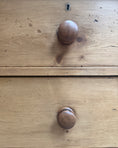 Charger l'image dans la visionneuse de la galerie, Commode anglaise en pin
