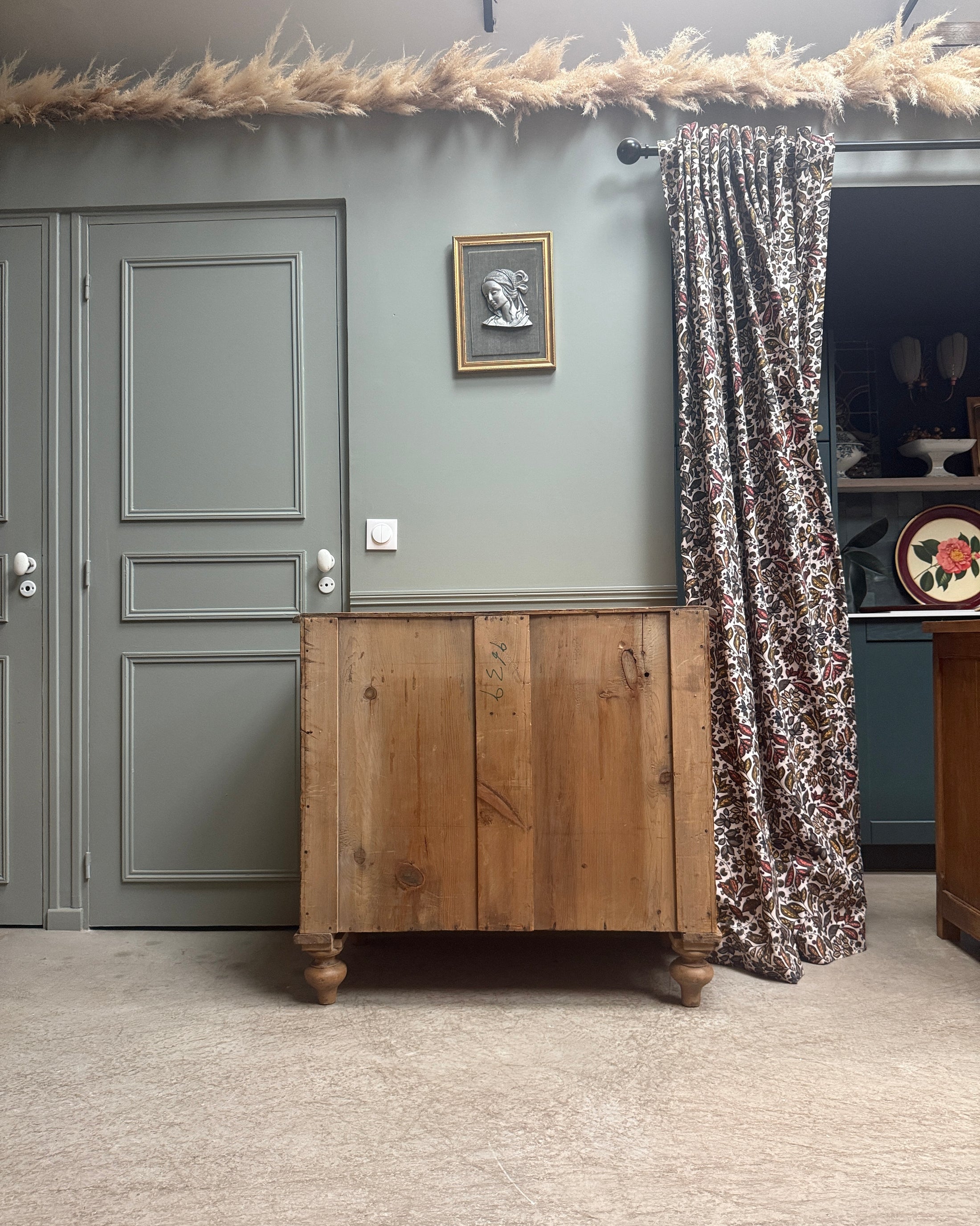 Commode anglaise en pin