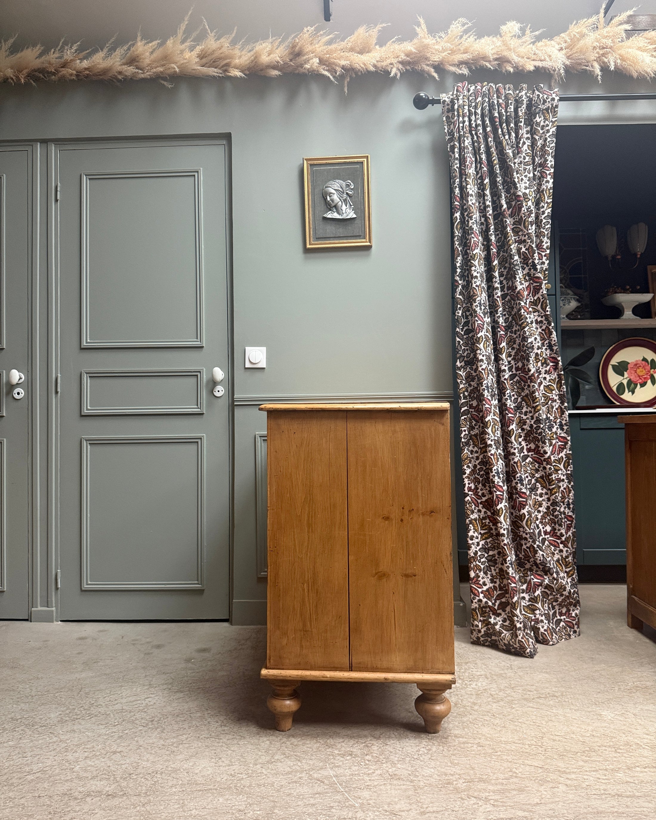 Commode anglaise en pin