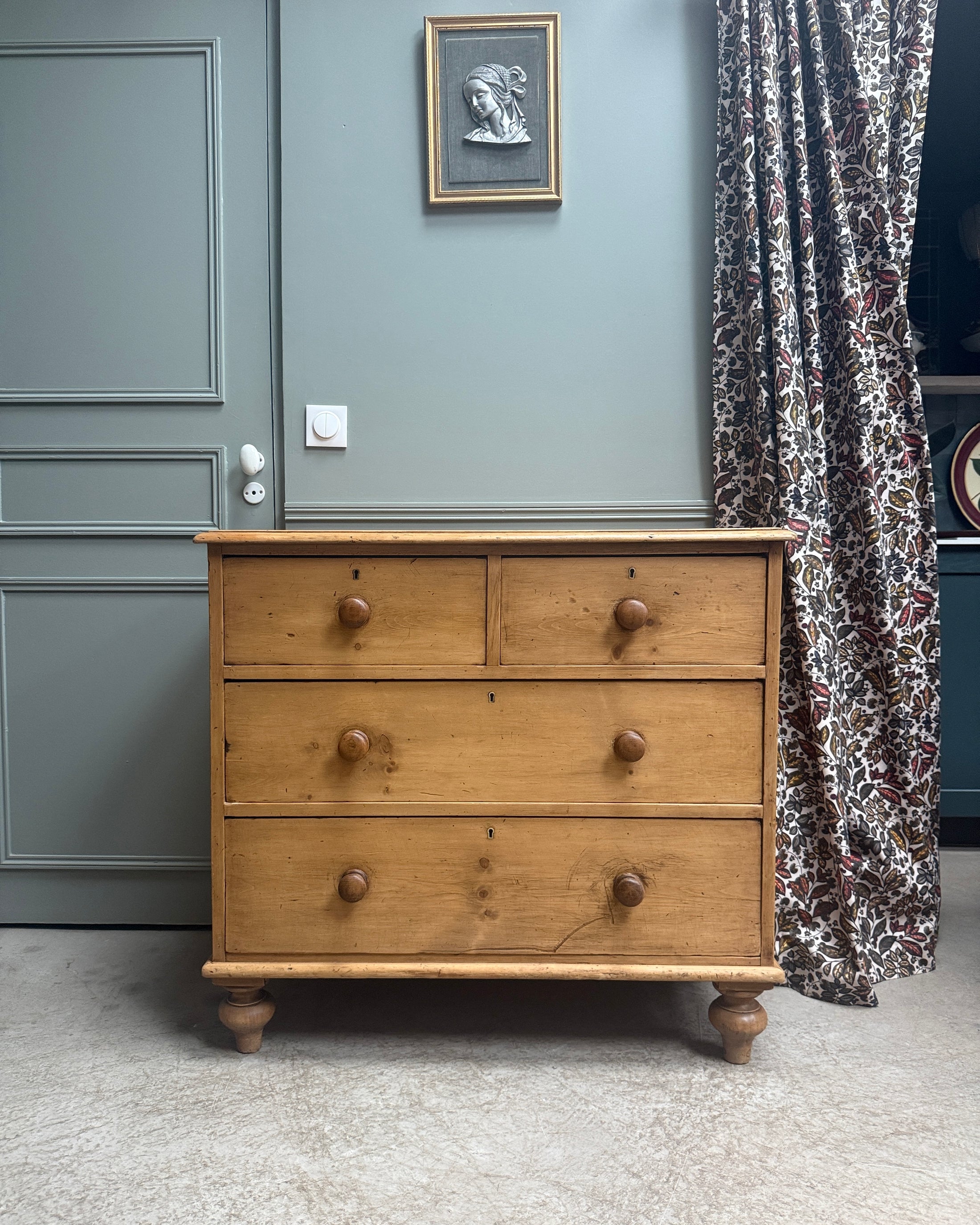 Commode anglaise en pin